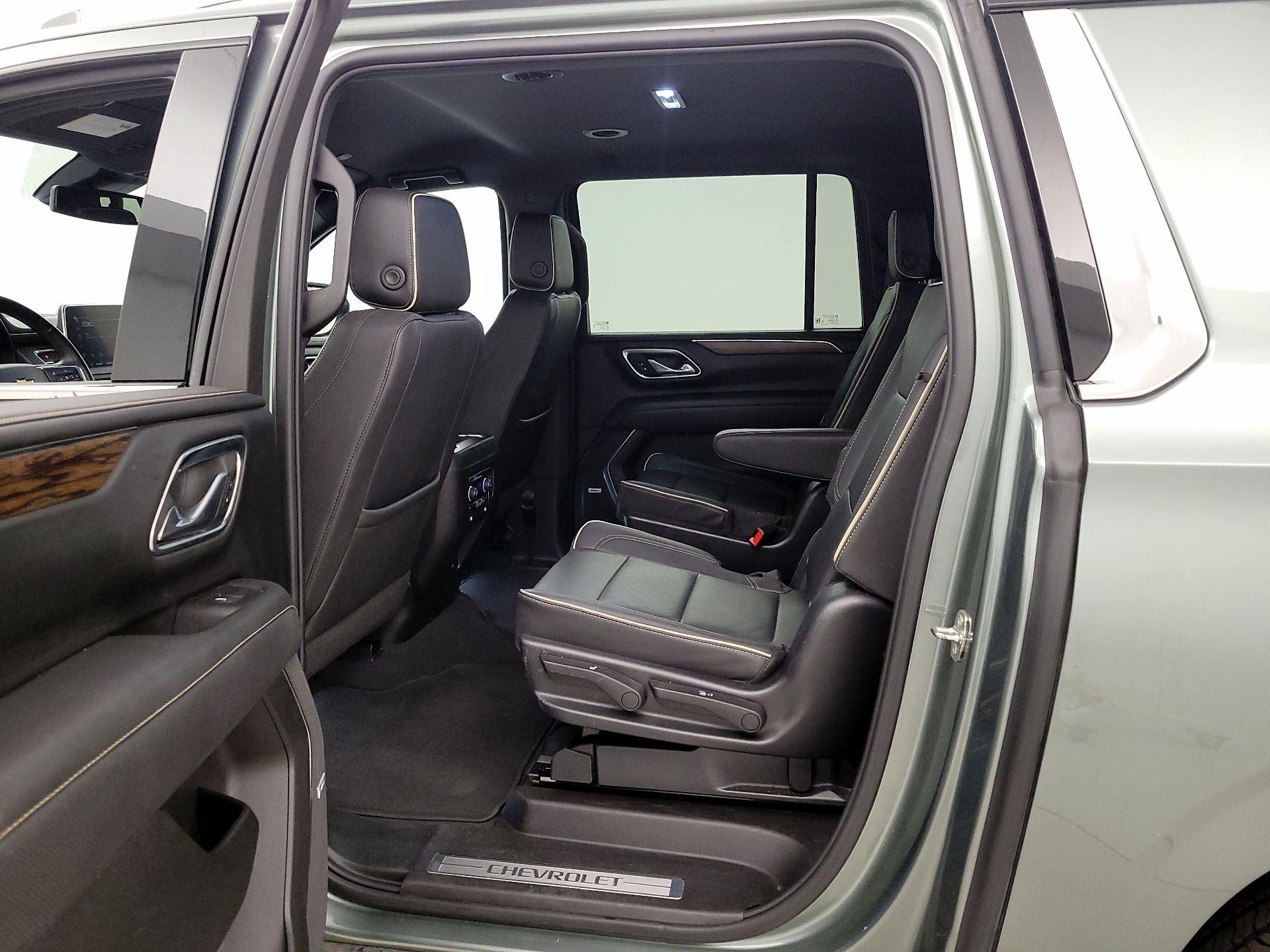 Thumbnail: 2023 Chevrolet Suburban - 19