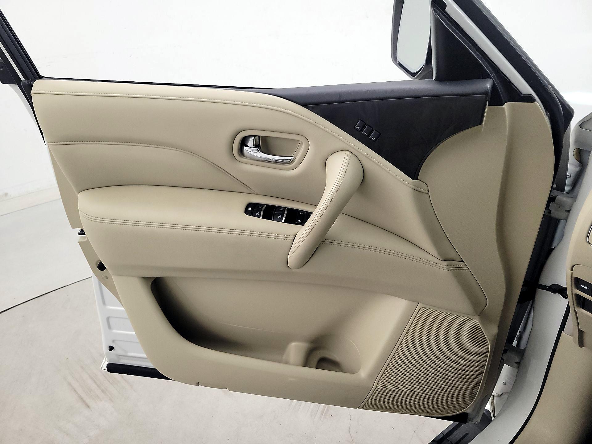 Thumbnail: 2023 INFINITI QX80 - 12