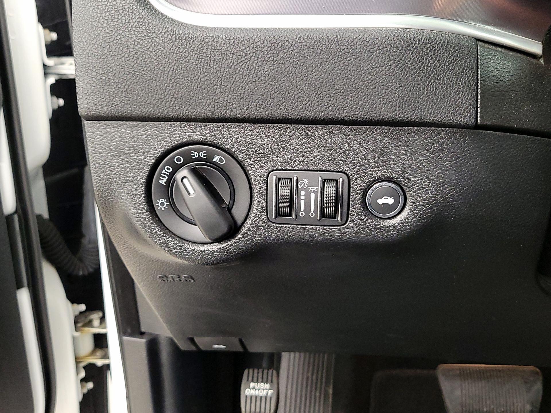 Thumbnail: 2020 Dodge Charger - 13