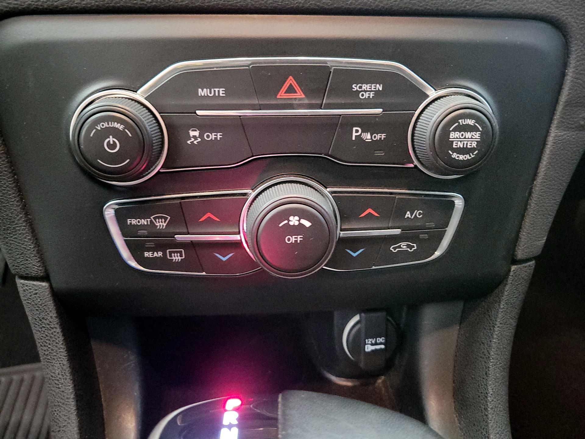 Thumbnail: 2020 Dodge Charger - 16