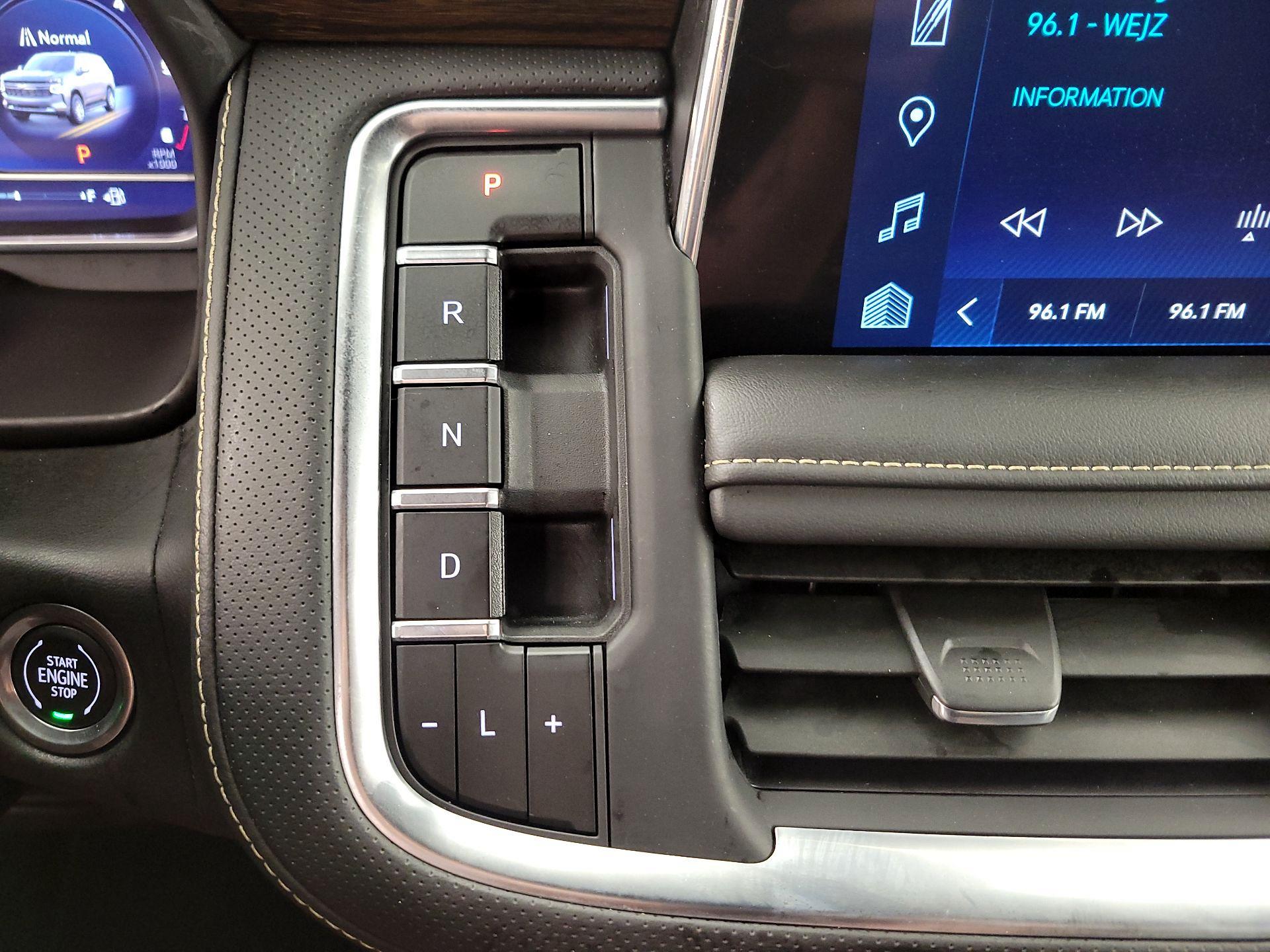 Thumbnail: 2023 Chevrolet Suburban - 17