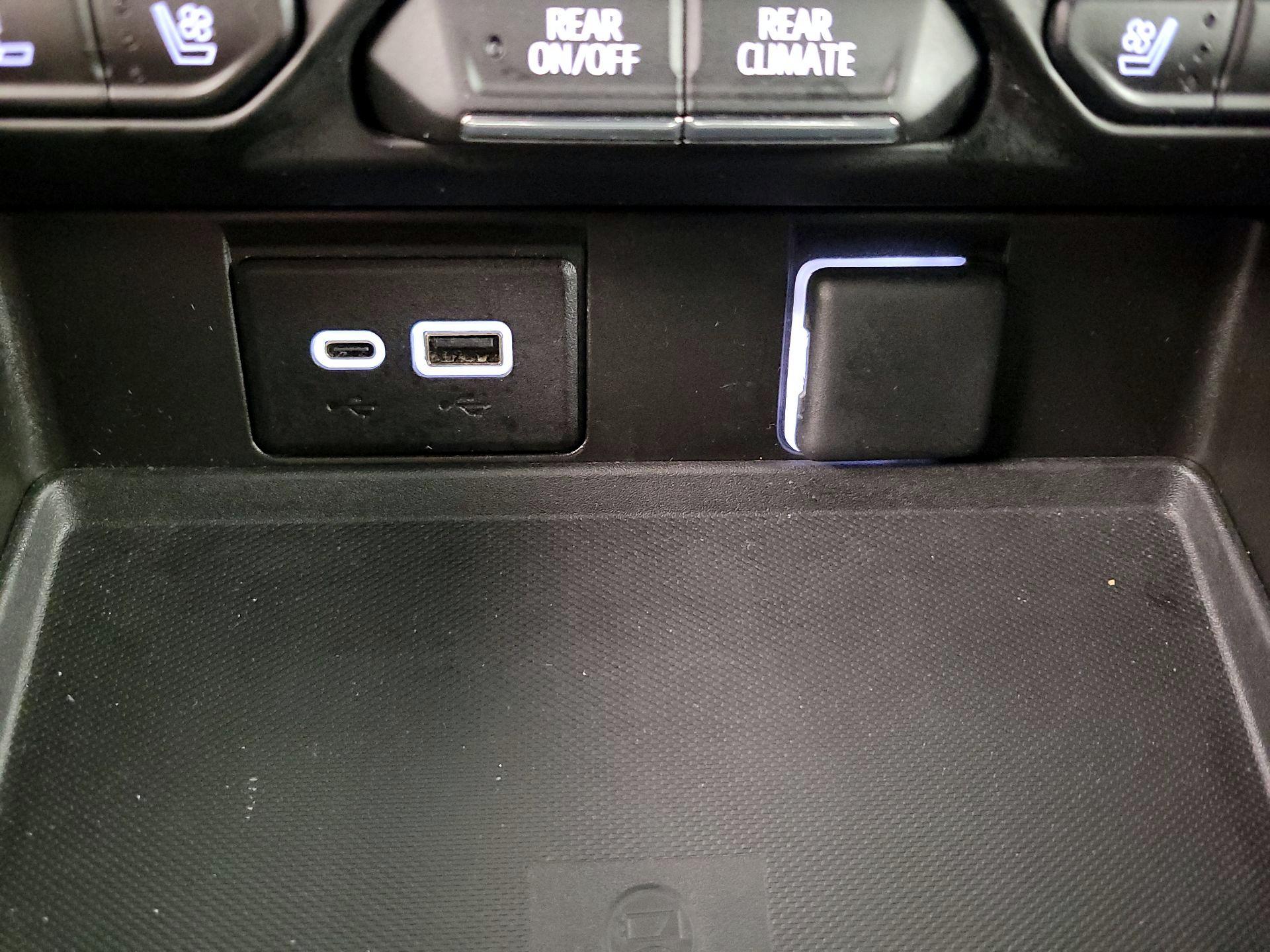 Thumbnail: 2023 Chevrolet Suburban - 18