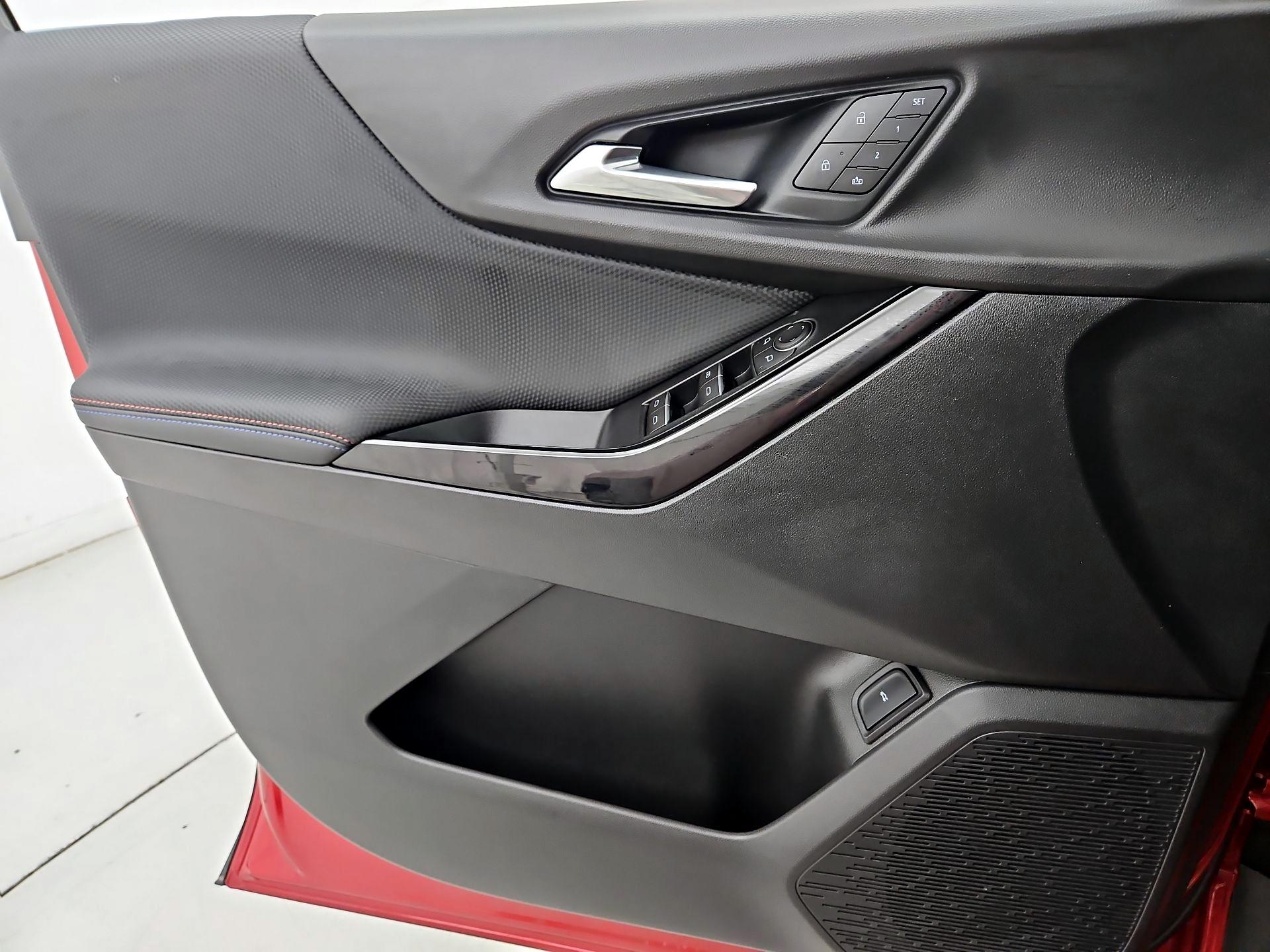 Thumbnail: 2026 Chevrolet Equinox - 12