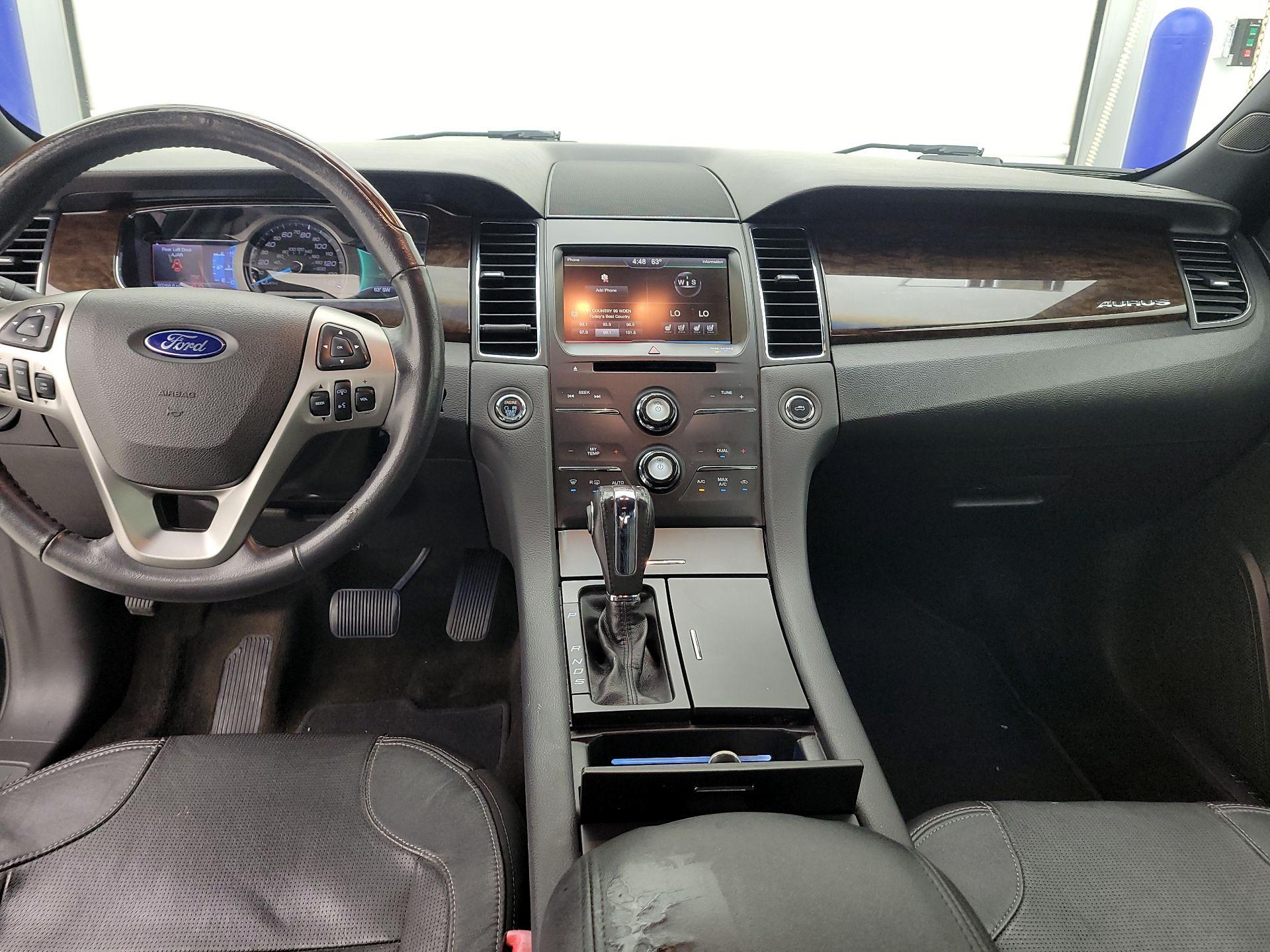 Thumbnail: 2015 Ford Taurus - 9