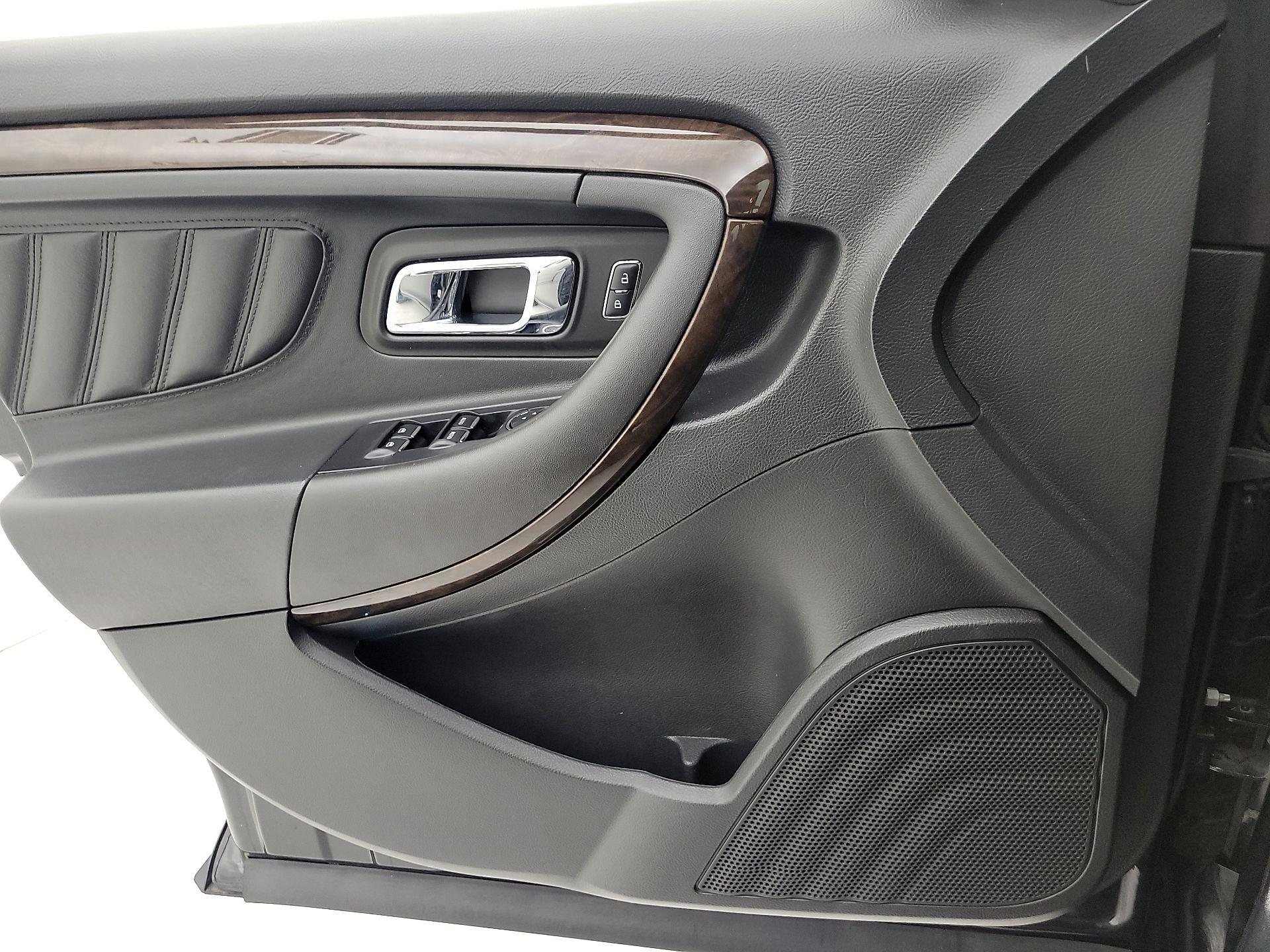 Thumbnail: 2015 Ford Taurus - 12