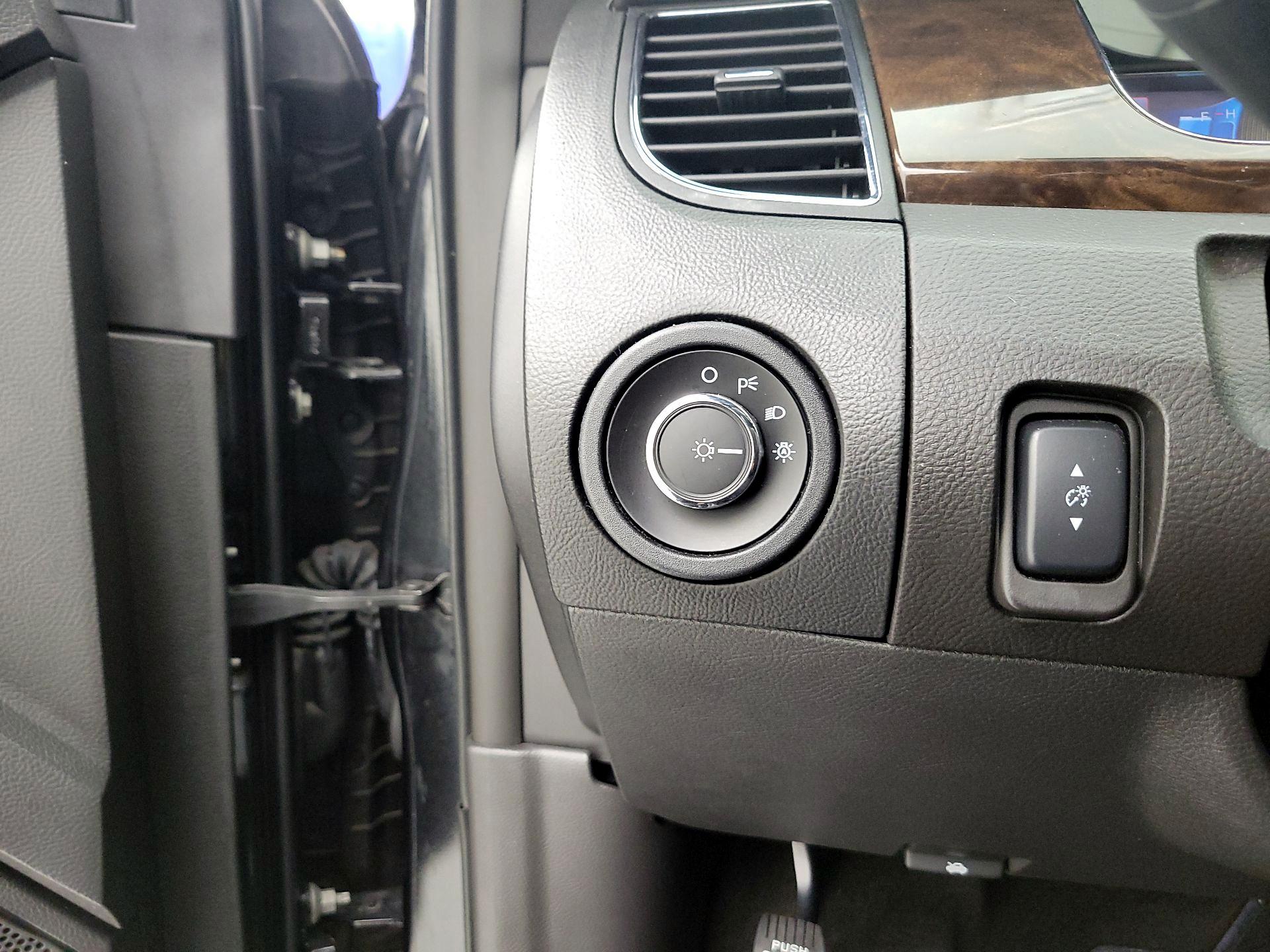 Thumbnail: 2015 Ford Taurus - 13