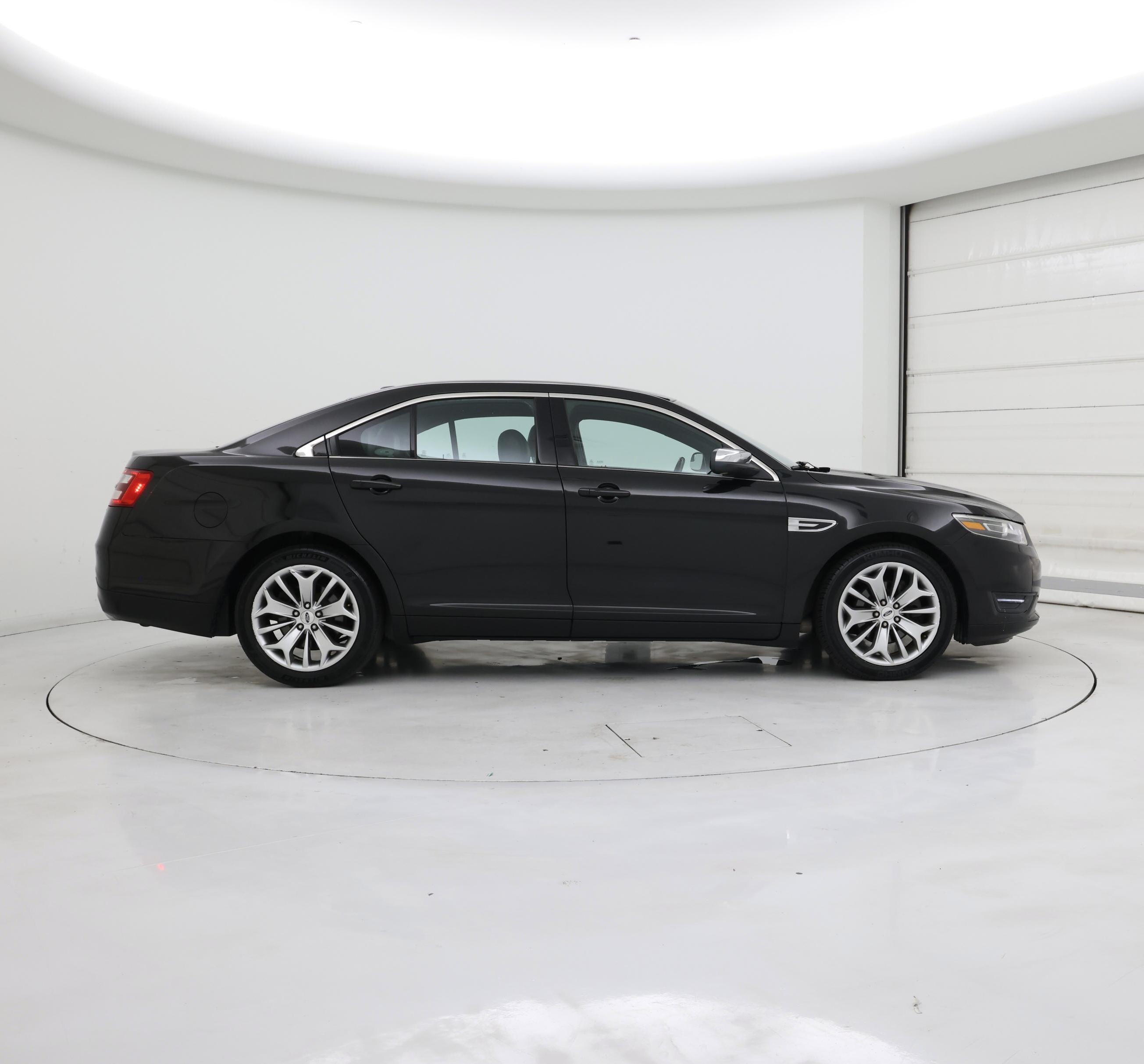 Thumbnail: 2015 Ford Taurus - 7