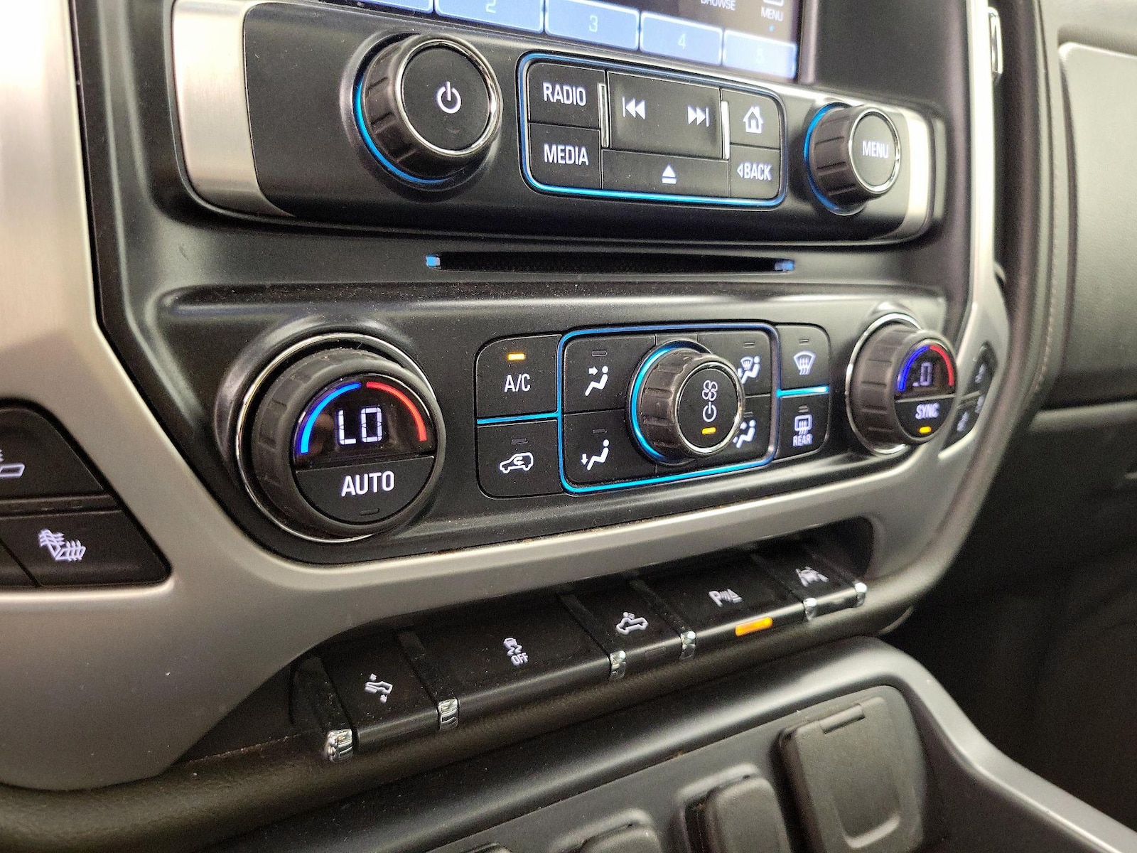 2017 GMC Sierra 1500 SLT - Photo 18