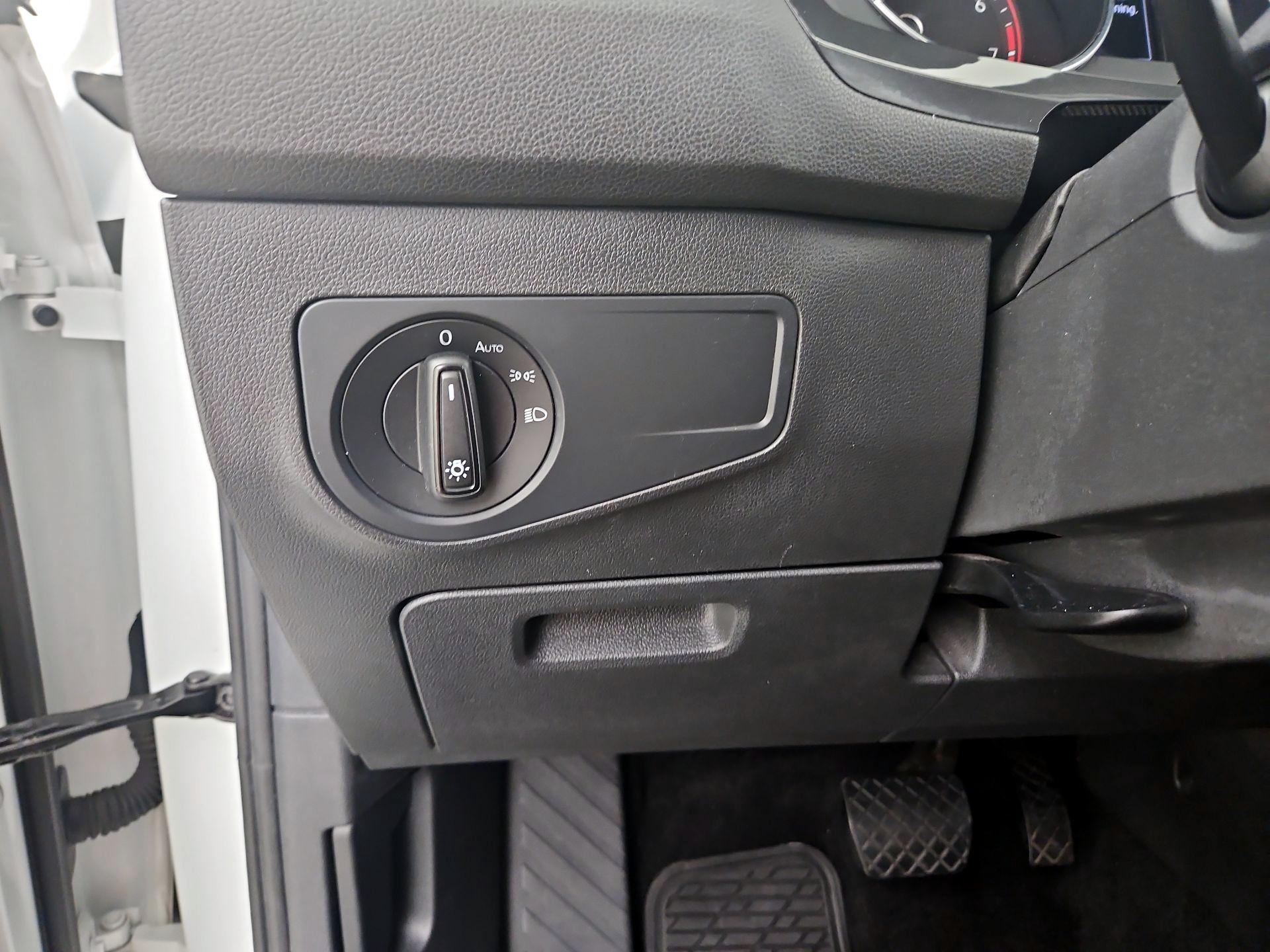 Thumbnail: 2019 Volkswagen Tiguan - 13