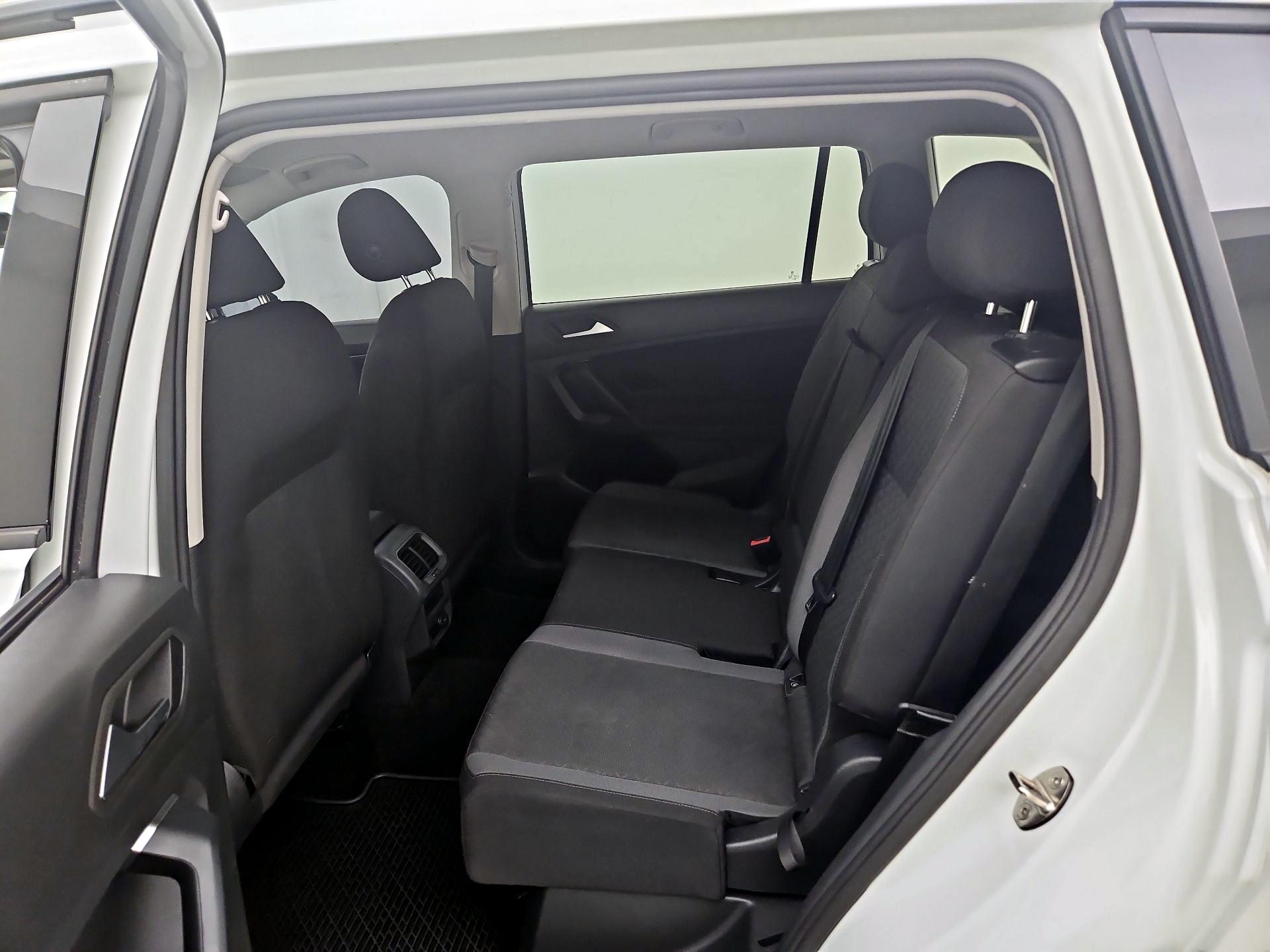 Thumbnail: 2019 Volkswagen Tiguan - 19