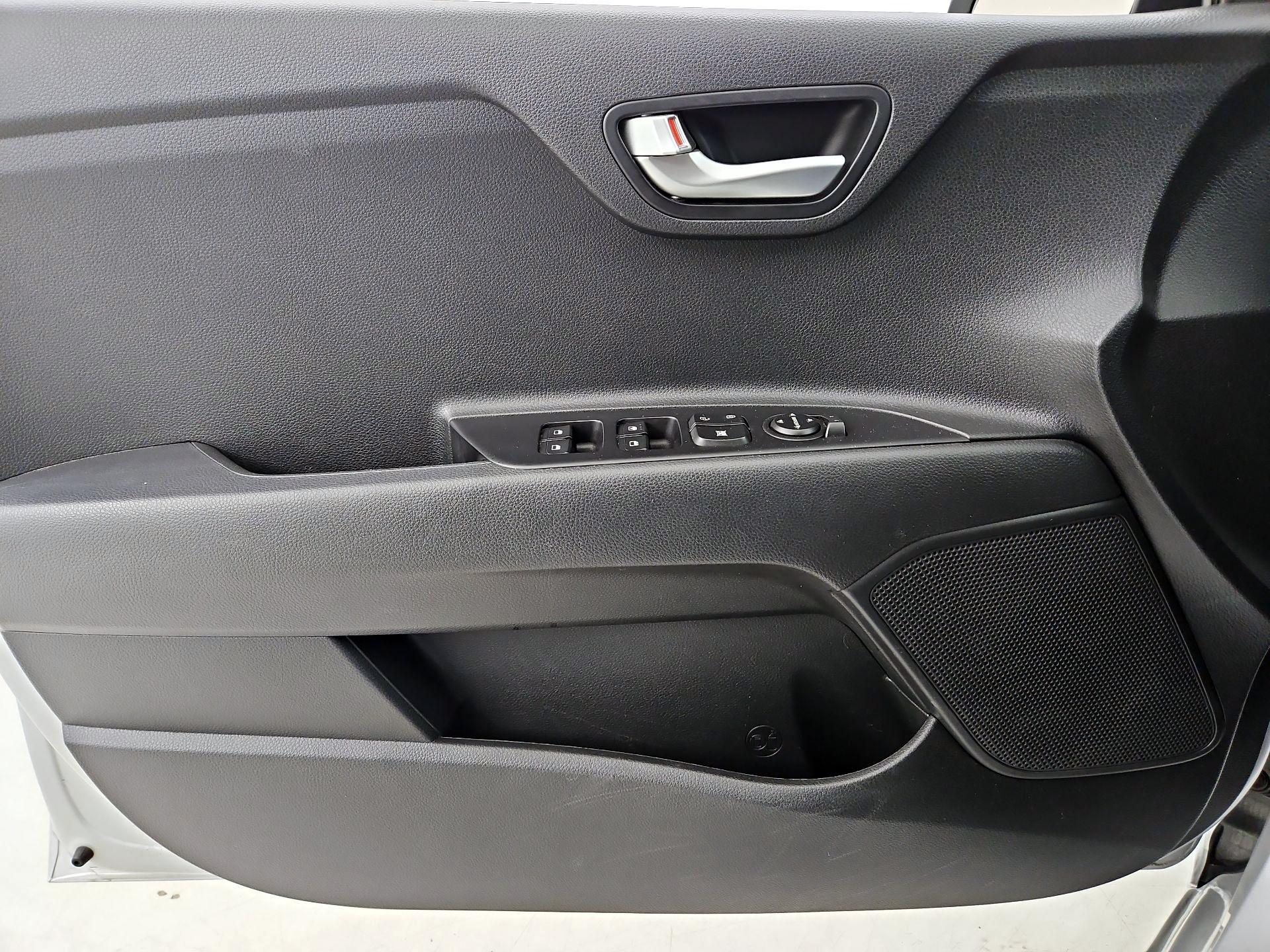 Thumbnail: 2023 Kia Rio - 12