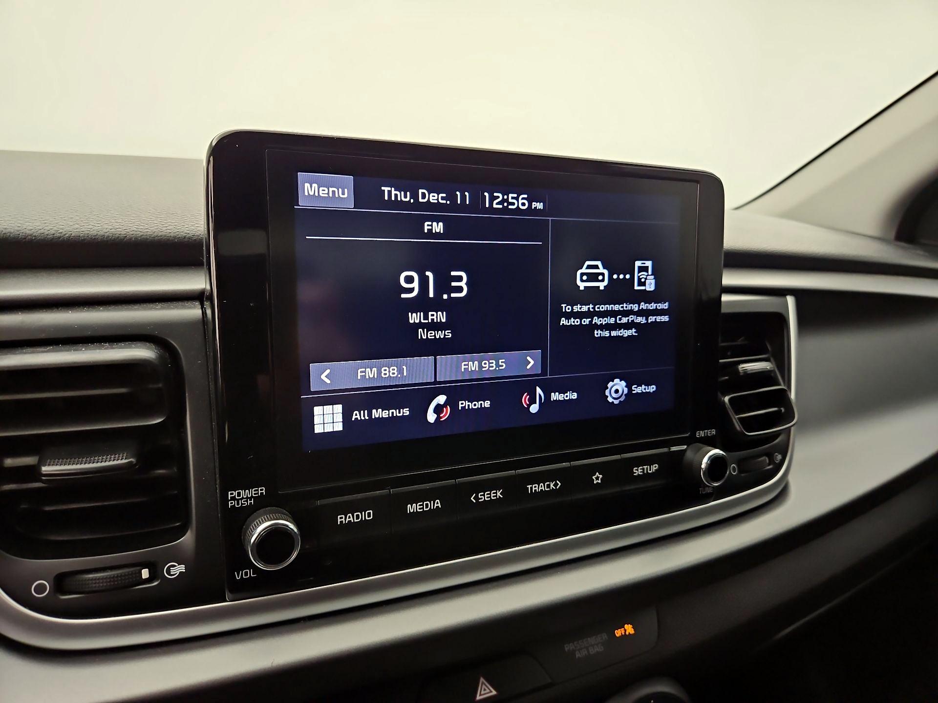 Thumbnail: 2023 Kia Rio - 15