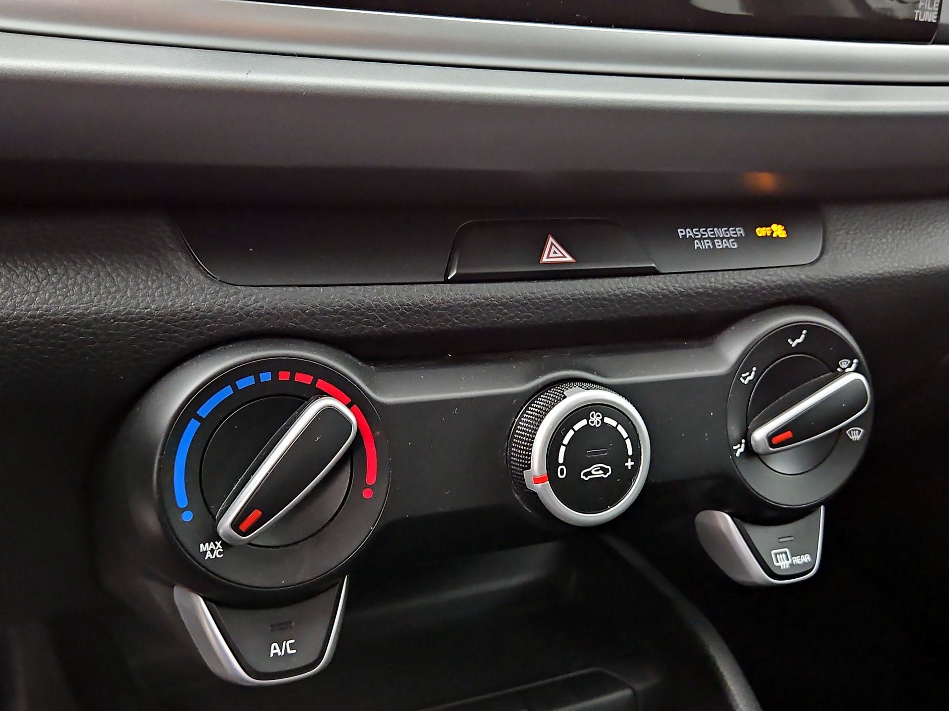 Thumbnail: 2023 Kia Rio - 16