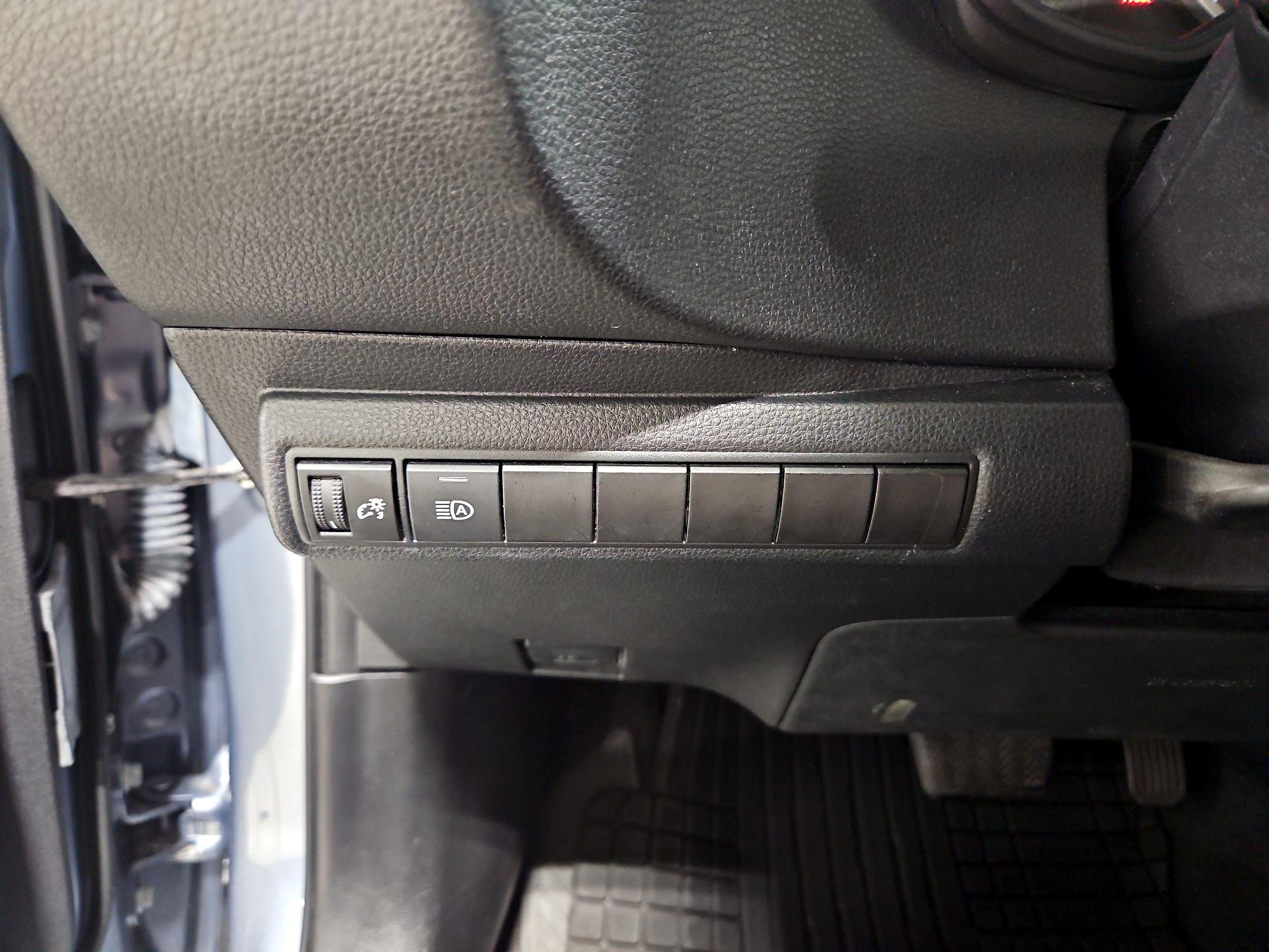 Thumbnail: 2020 Toyota Corolla - 13