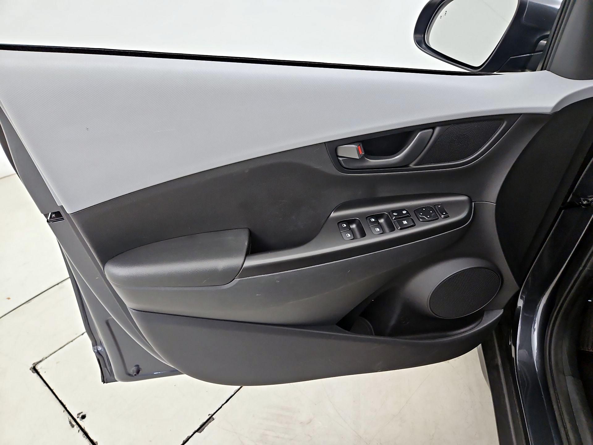 Thumbnail: 2020 Hyundai Kona - 12