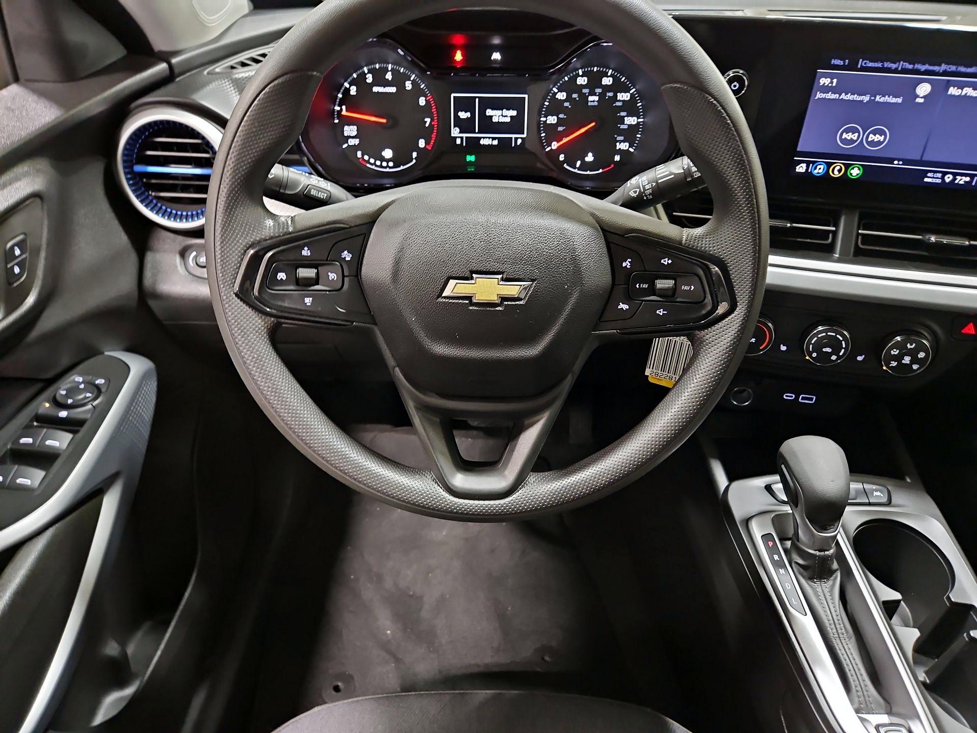 Thumbnail: 2024 Chevrolet Trax - 10