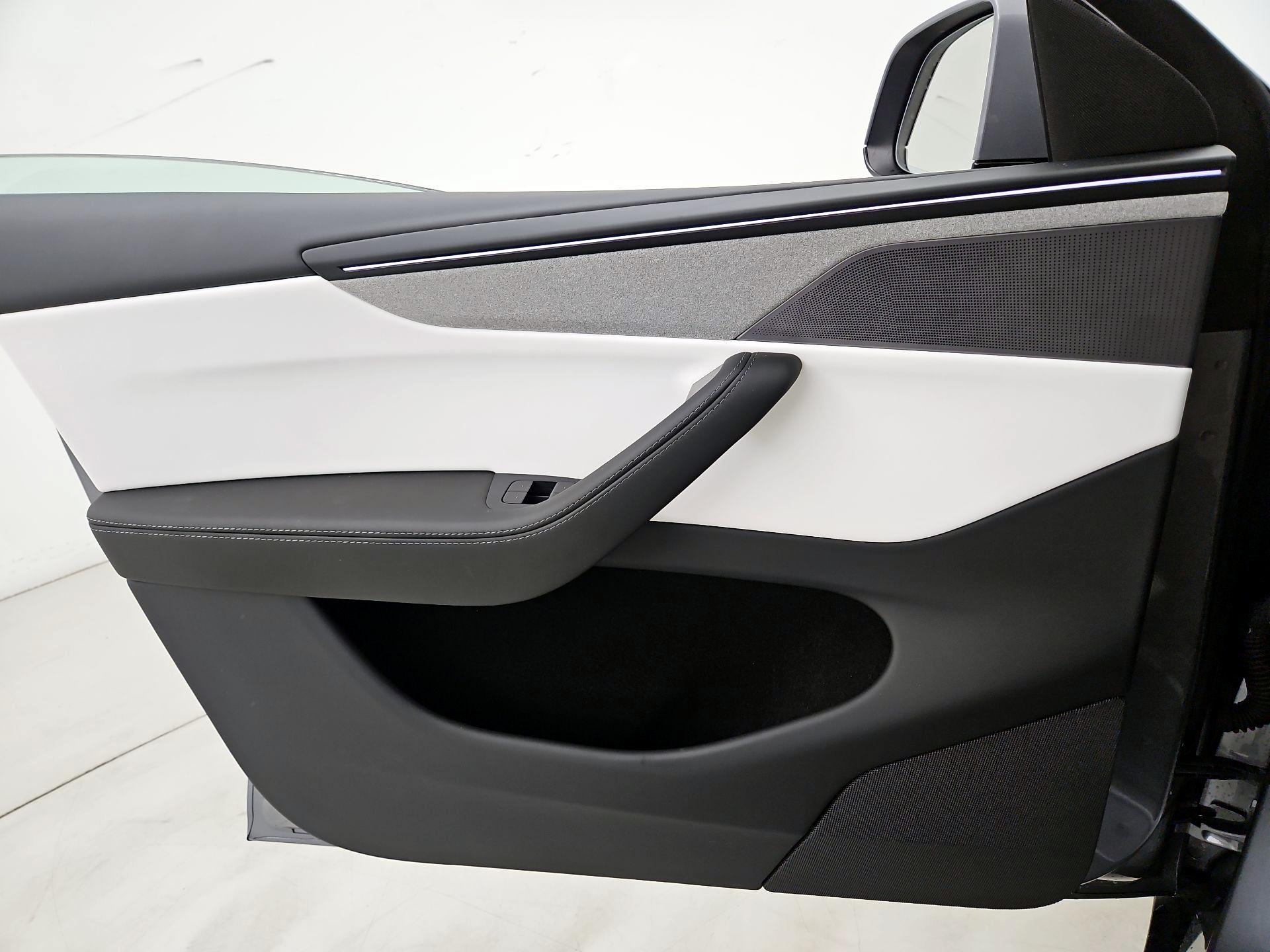 Thumbnail: 2026 Tesla Model Y - 12