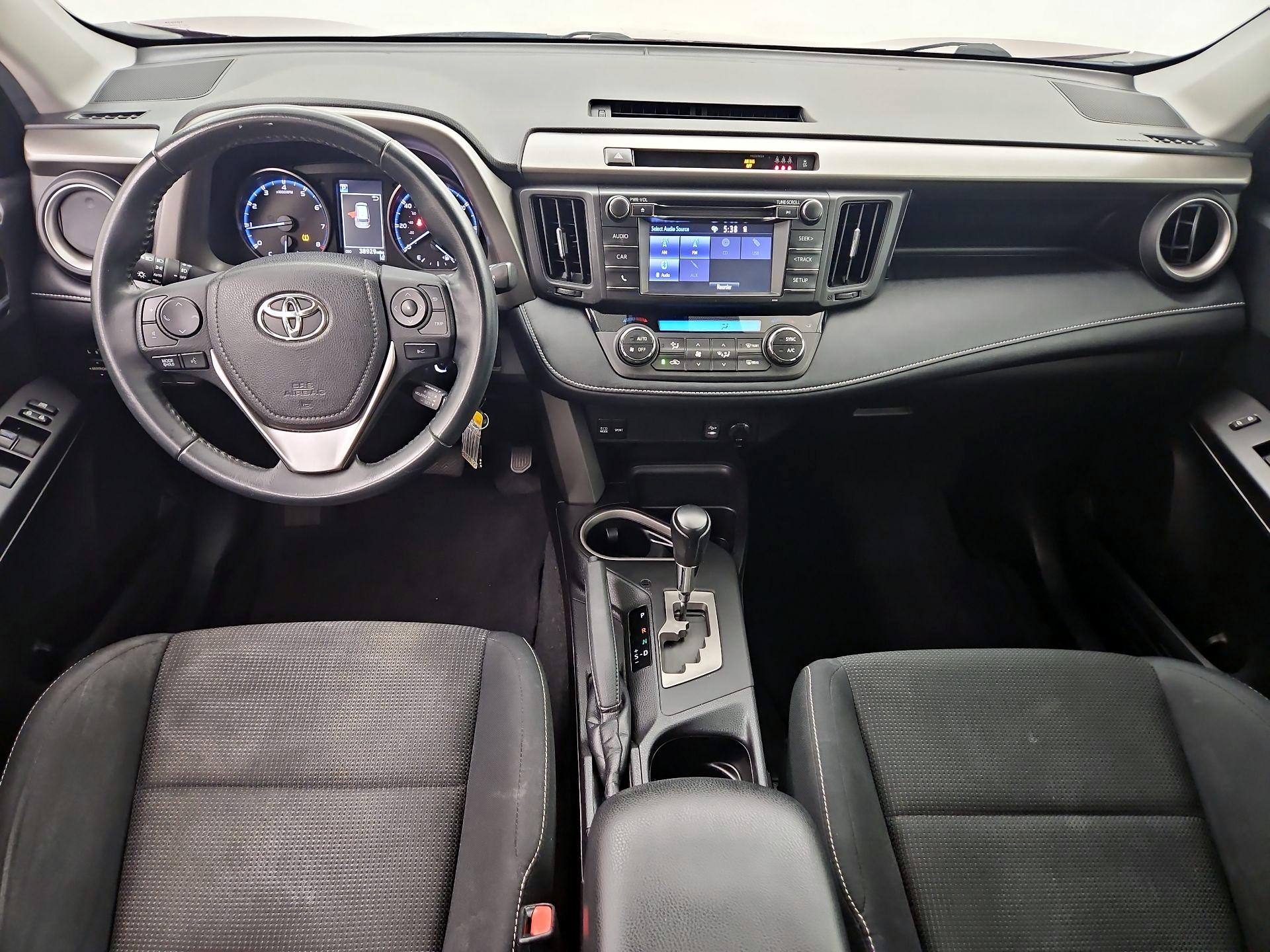 Thumbnail: 2018 Toyota RAV4 - 9