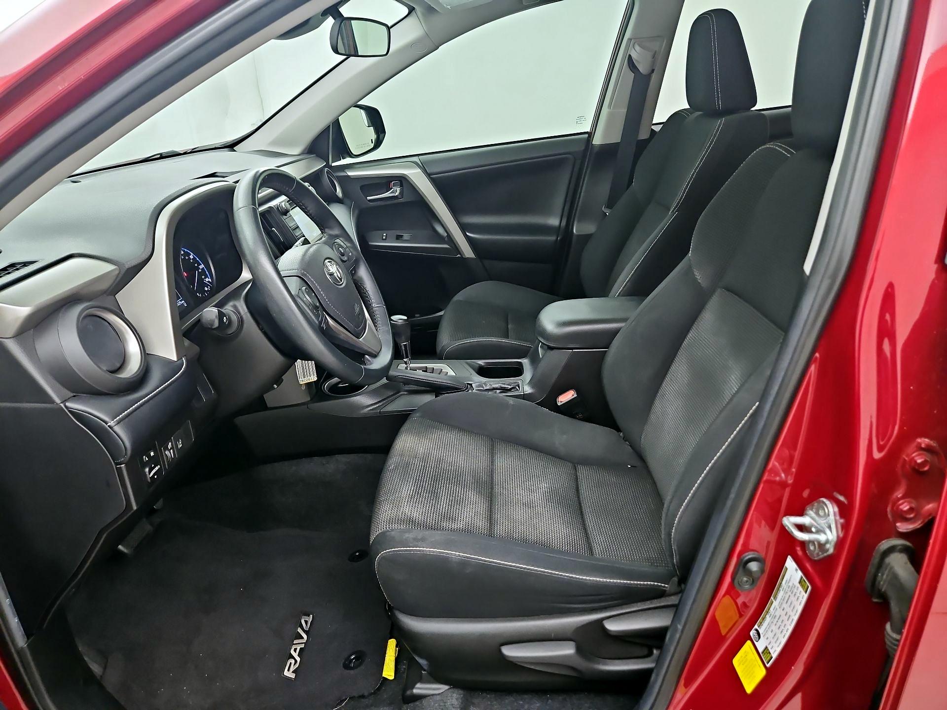 Thumbnail: 2018 Toyota RAV4 - 11