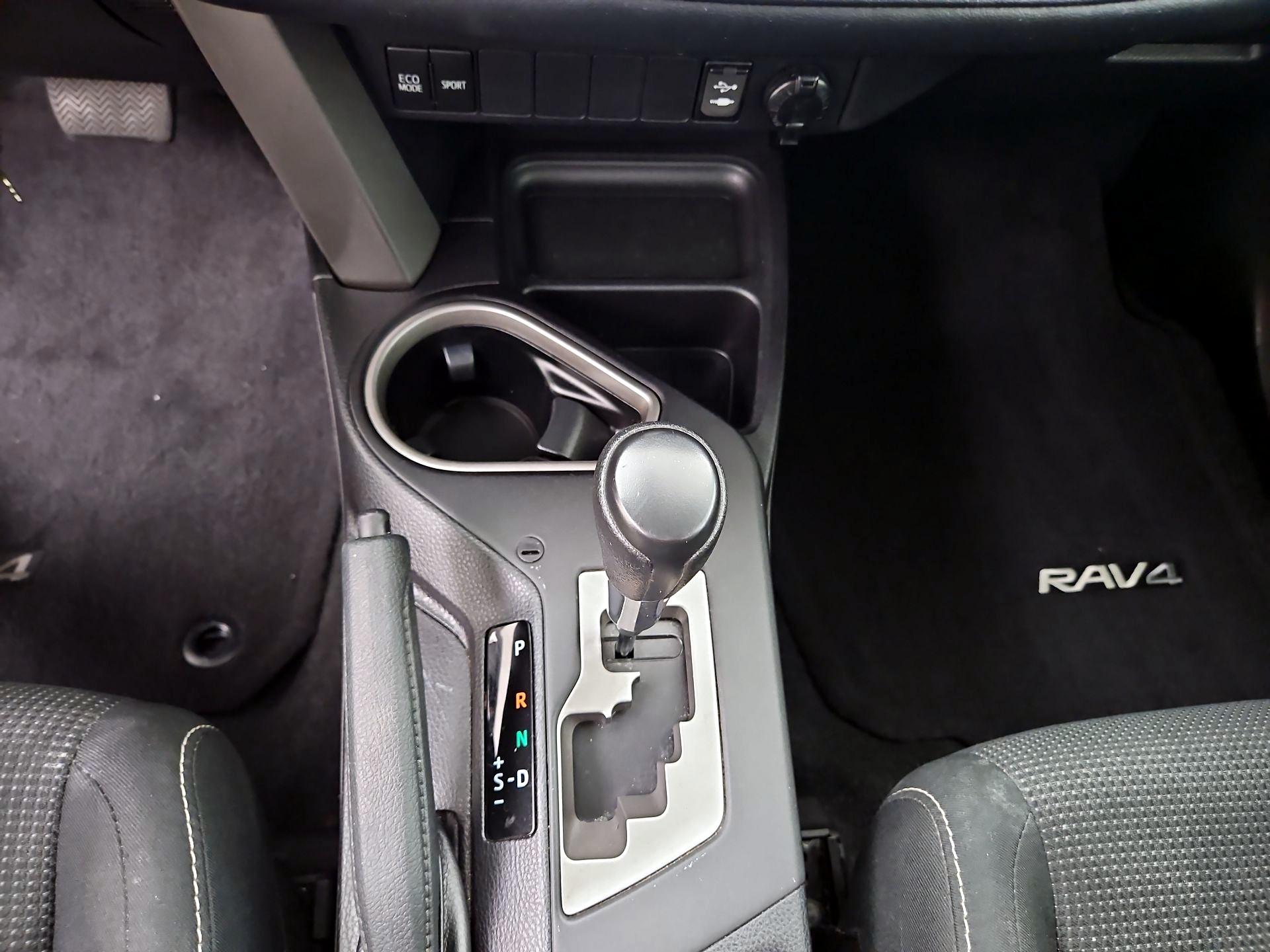 Thumbnail: 2018 Toyota RAV4 - 17