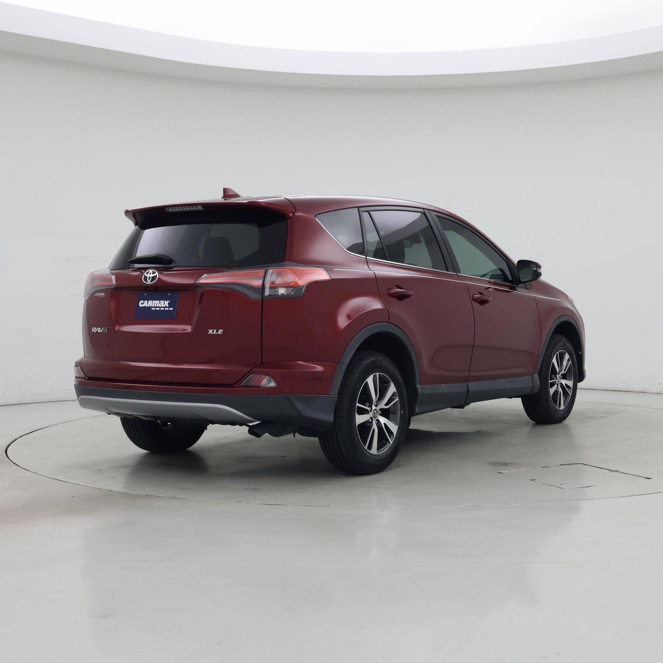 Thumbnail: 2018 Toyota RAV4 - 8