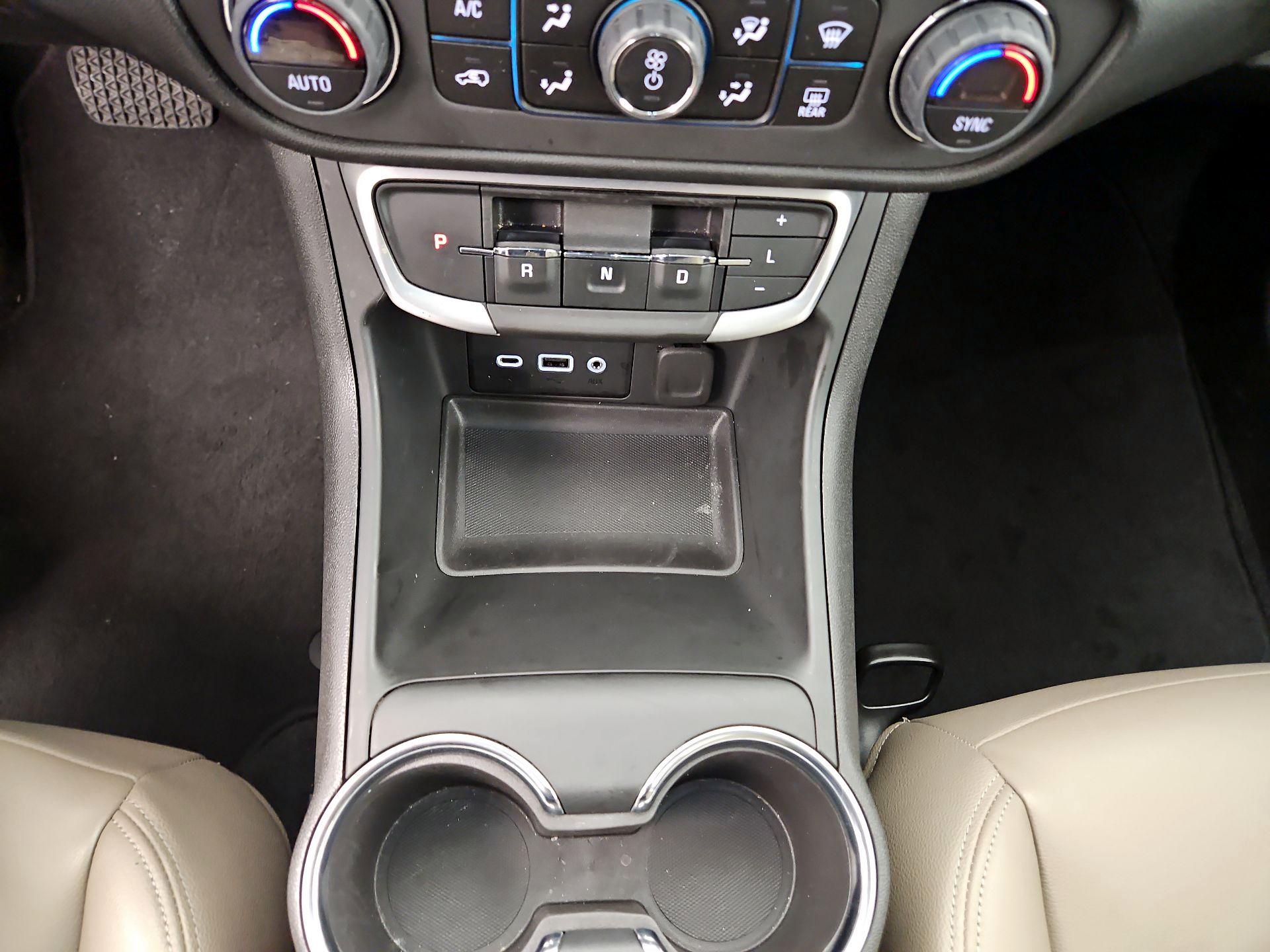 Thumbnail: 2024 GMC Terrain - 17