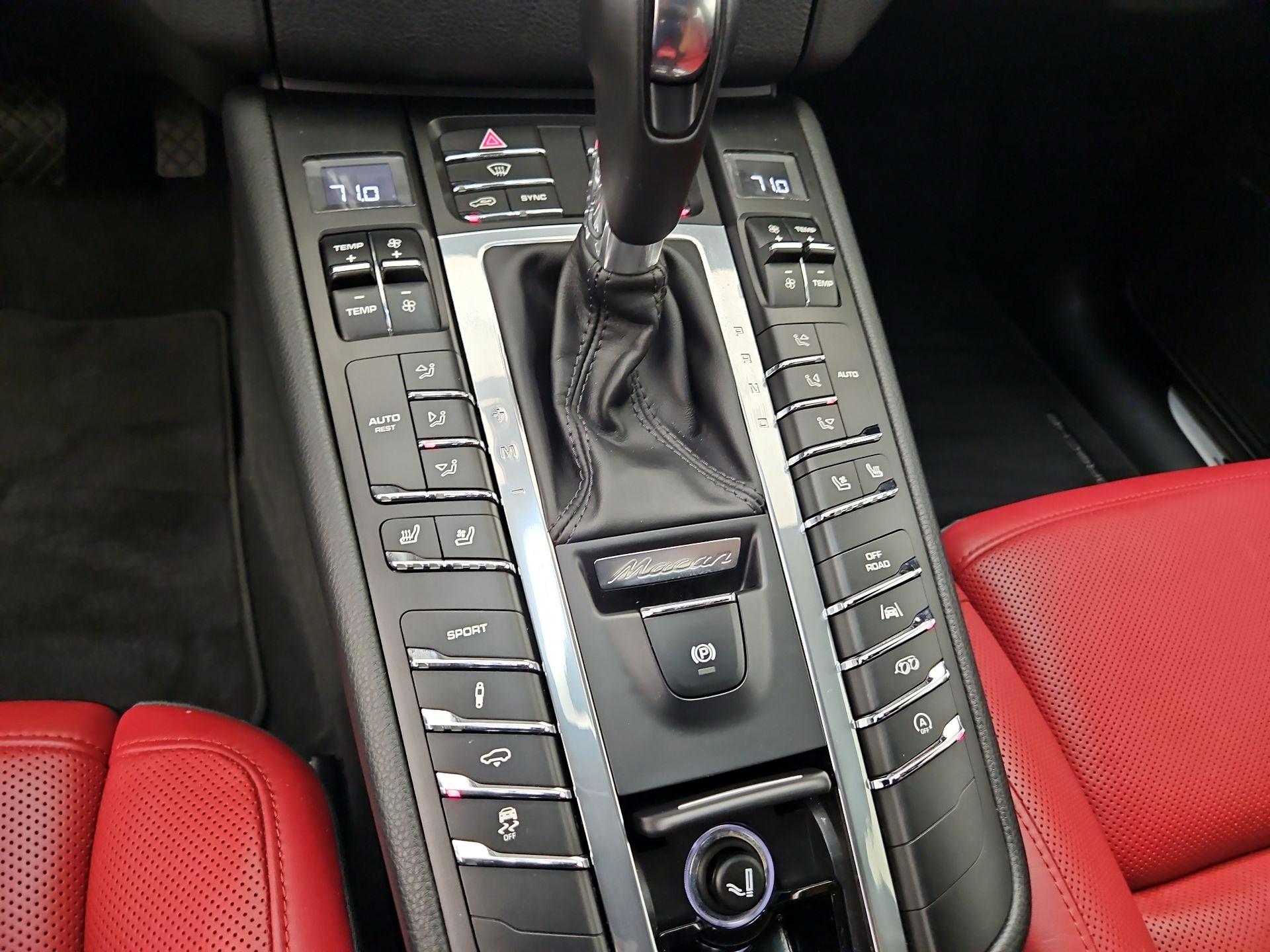 Thumbnail: 2018 Porsche Macan - 16