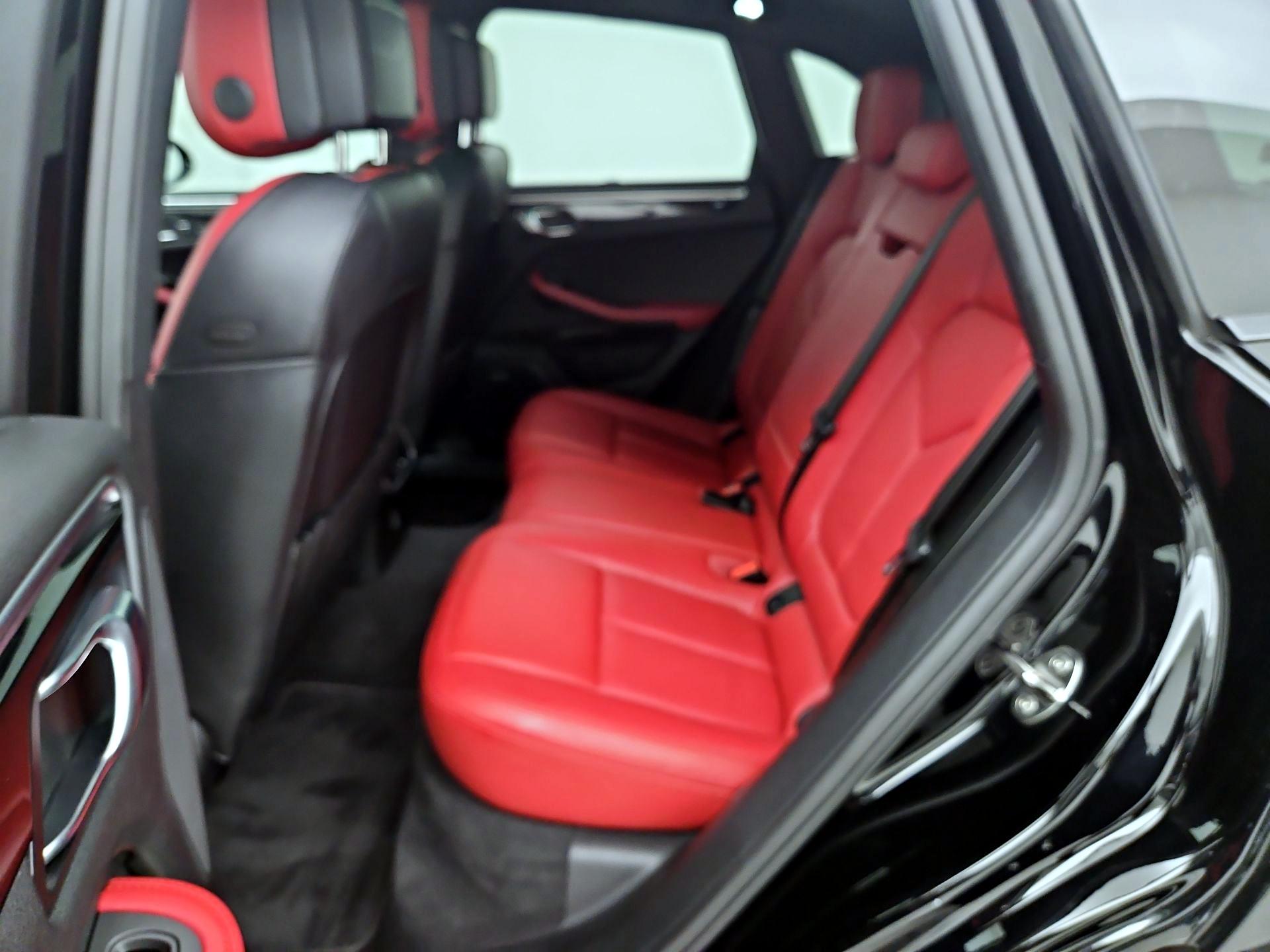 Thumbnail: 2018 Porsche Macan - 20