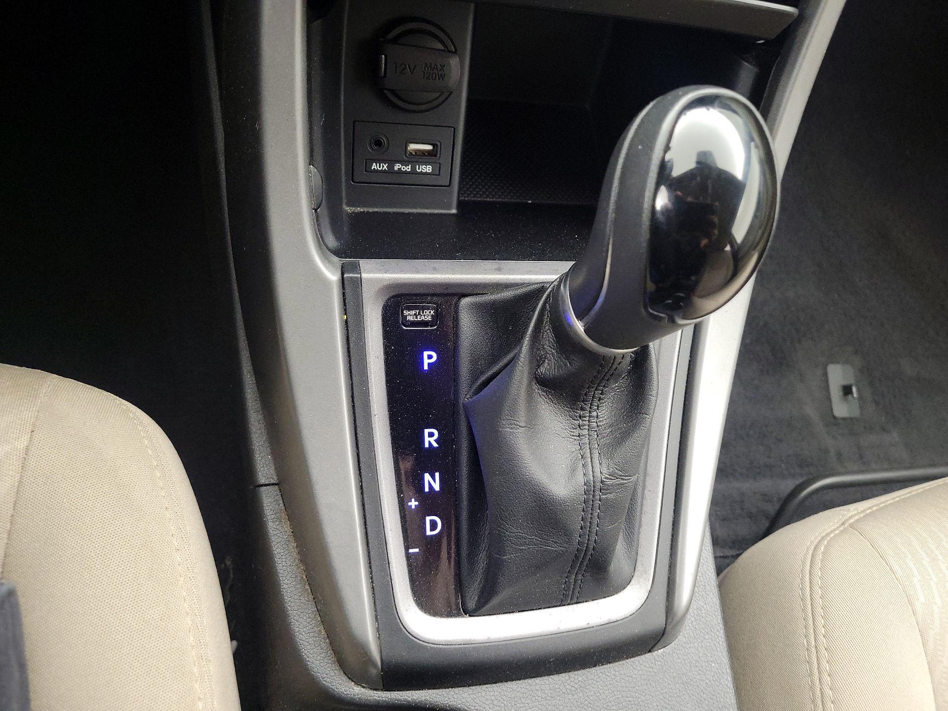 Thumbnail: 2016 Hyundai Elantra - 16