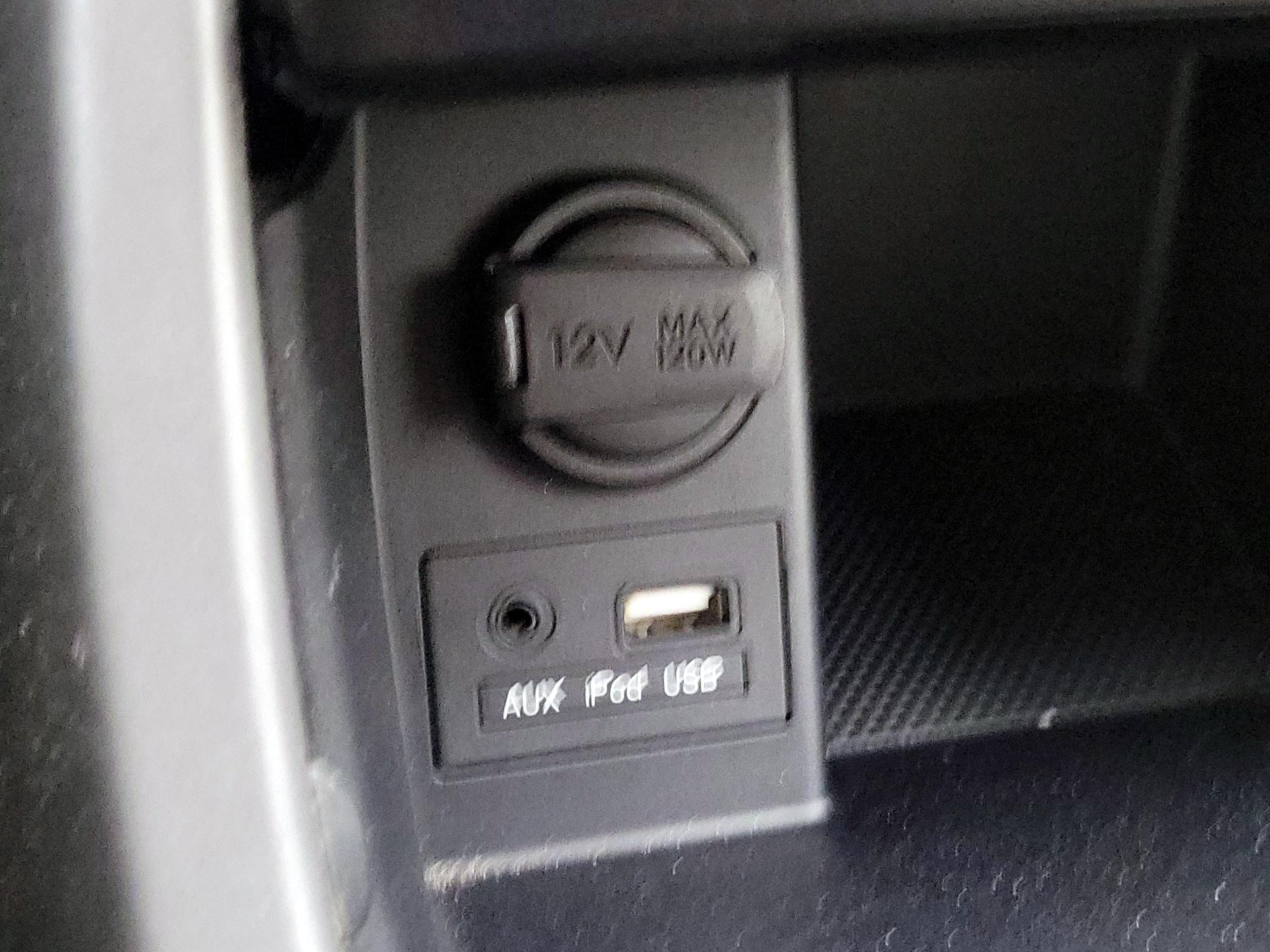 Thumbnail: 2016 Hyundai Elantra - 17