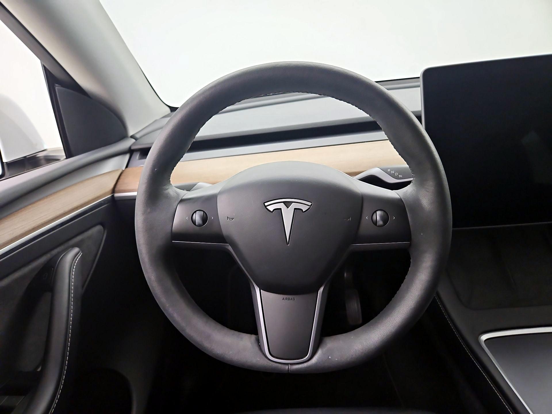 Thumbnail: 2023 Tesla Model Y - 10