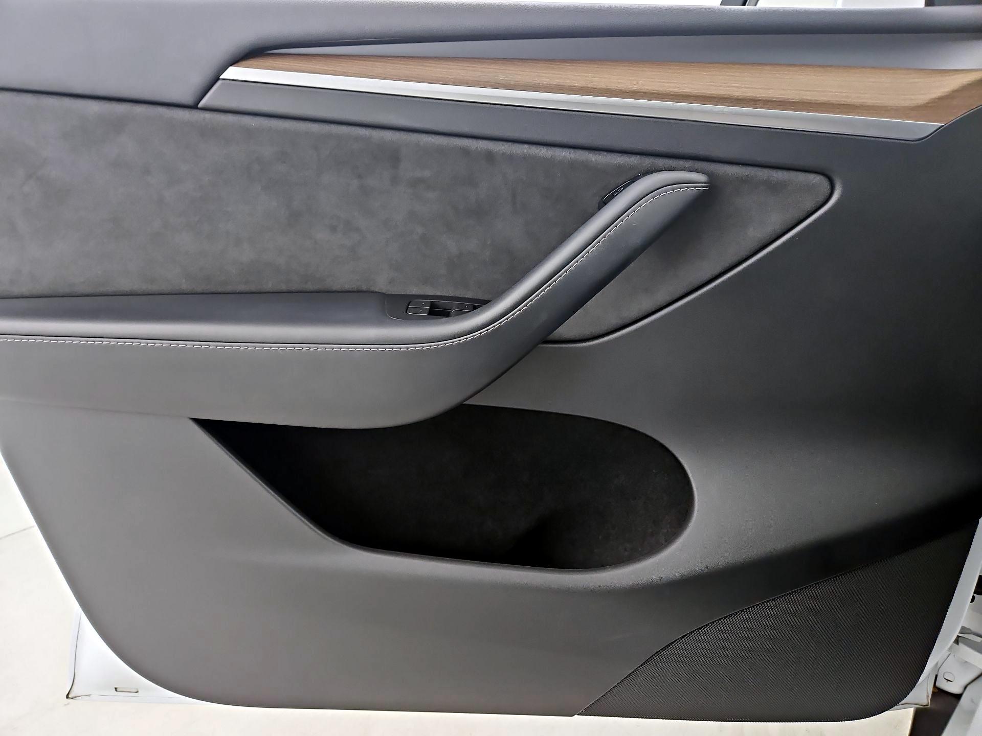 Thumbnail: 2023 Tesla Model Y - 12