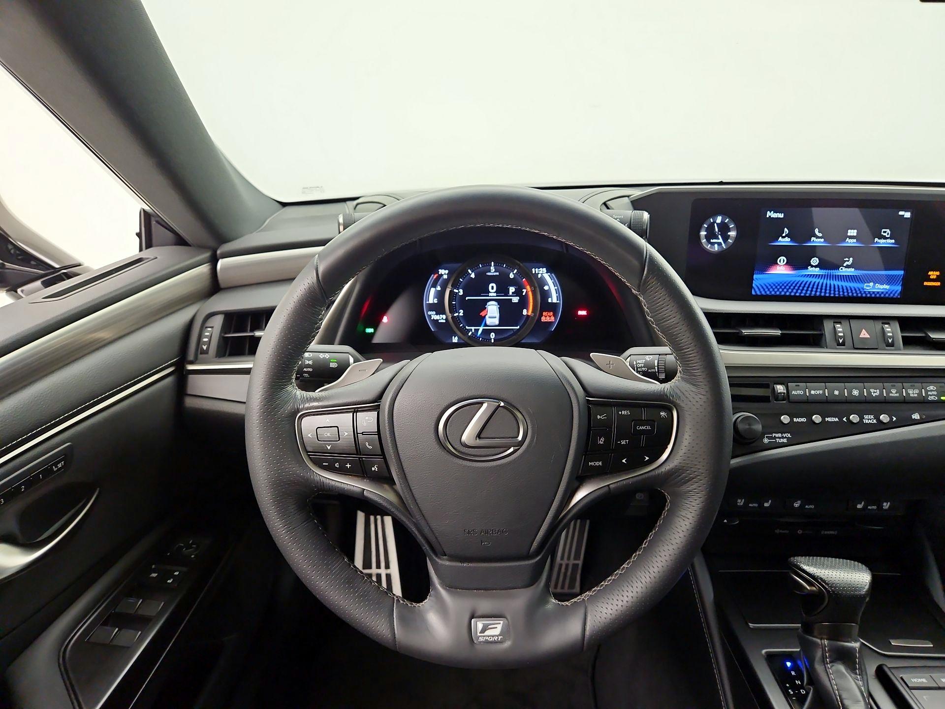 Thumbnail: 2019 Lexus ES - 10