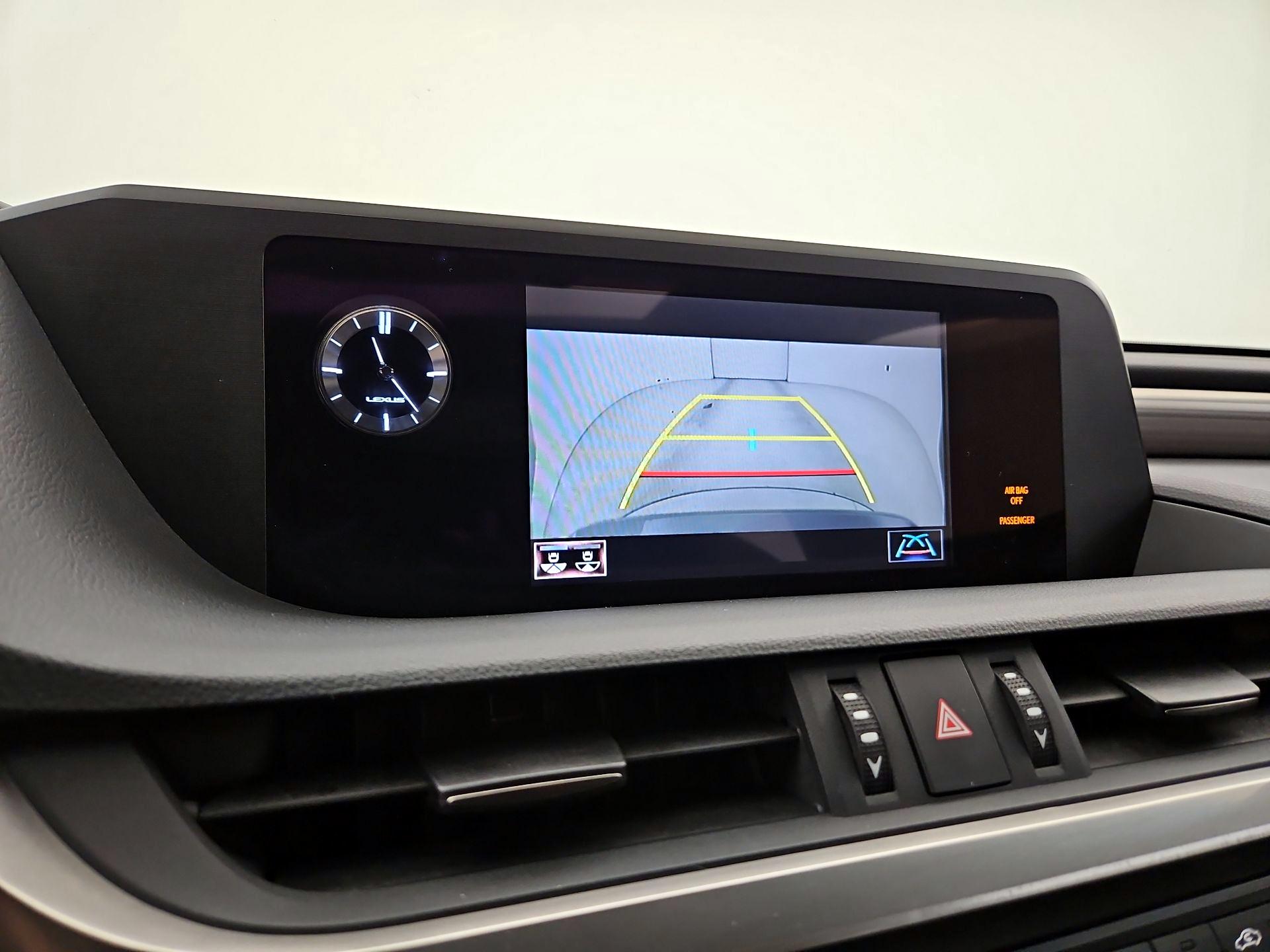 Thumbnail: 2019 Lexus ES - 14