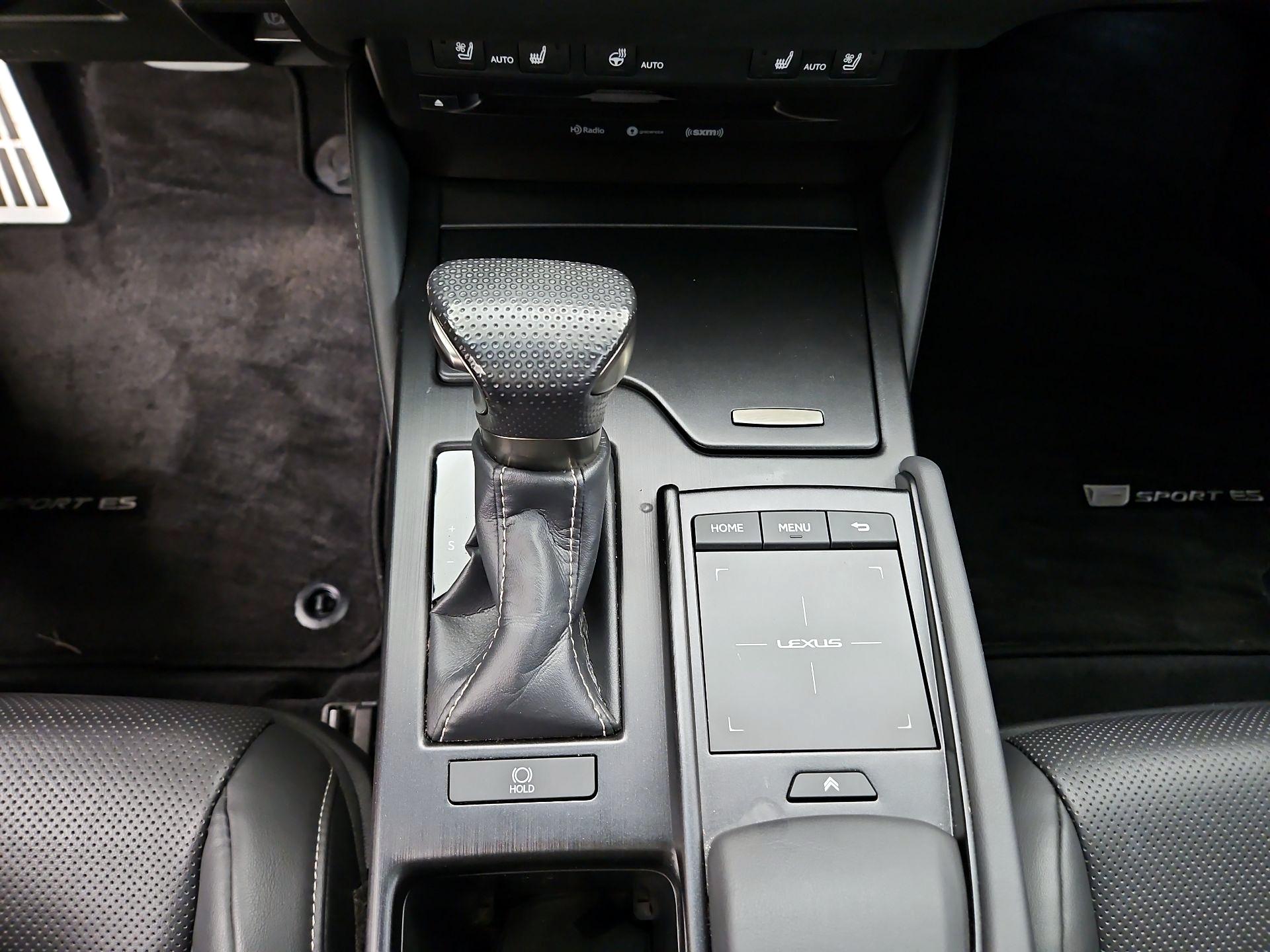 Thumbnail: 2019 Lexus ES - 17