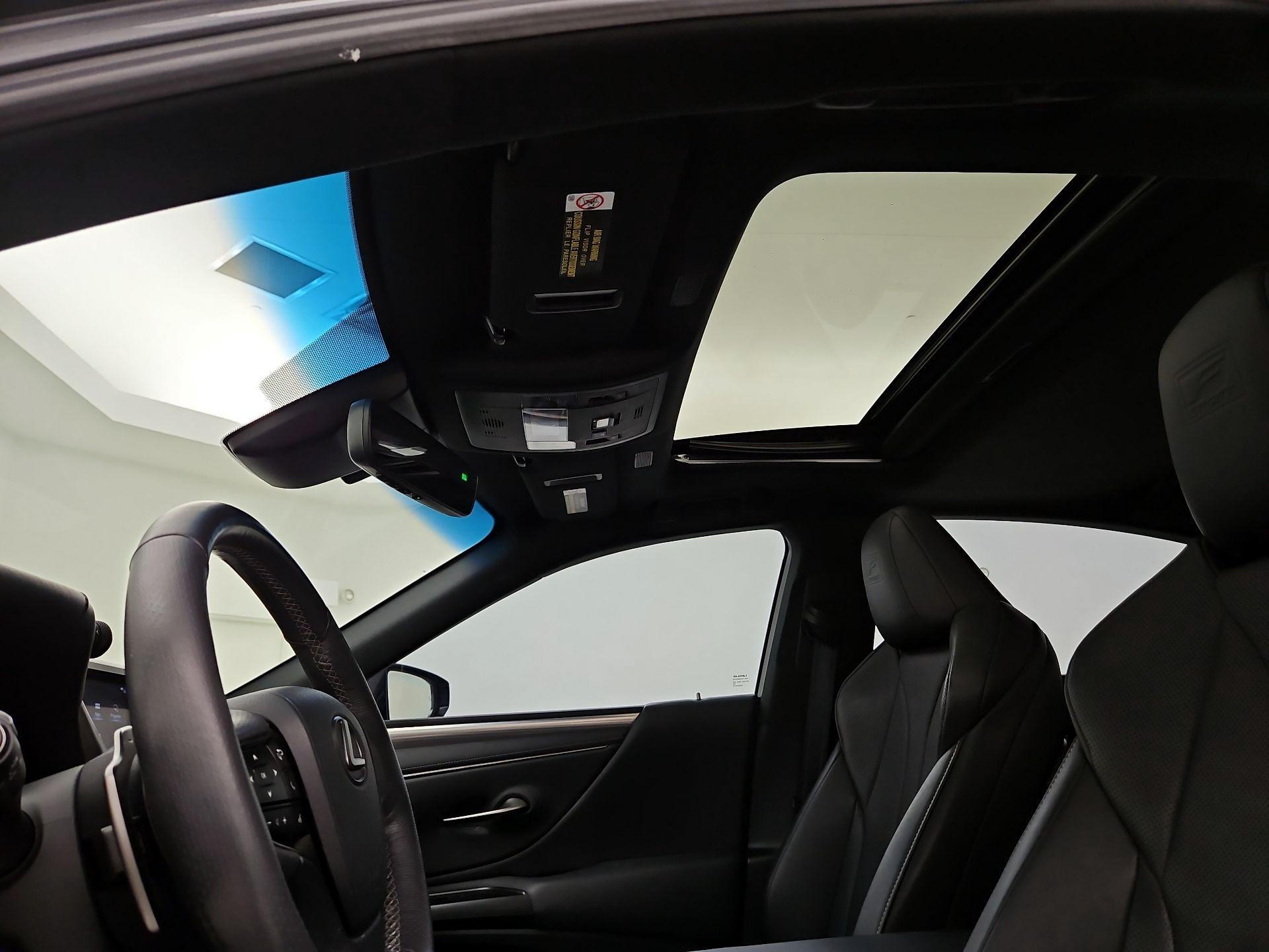 Thumbnail: 2019 Lexus ES - 19