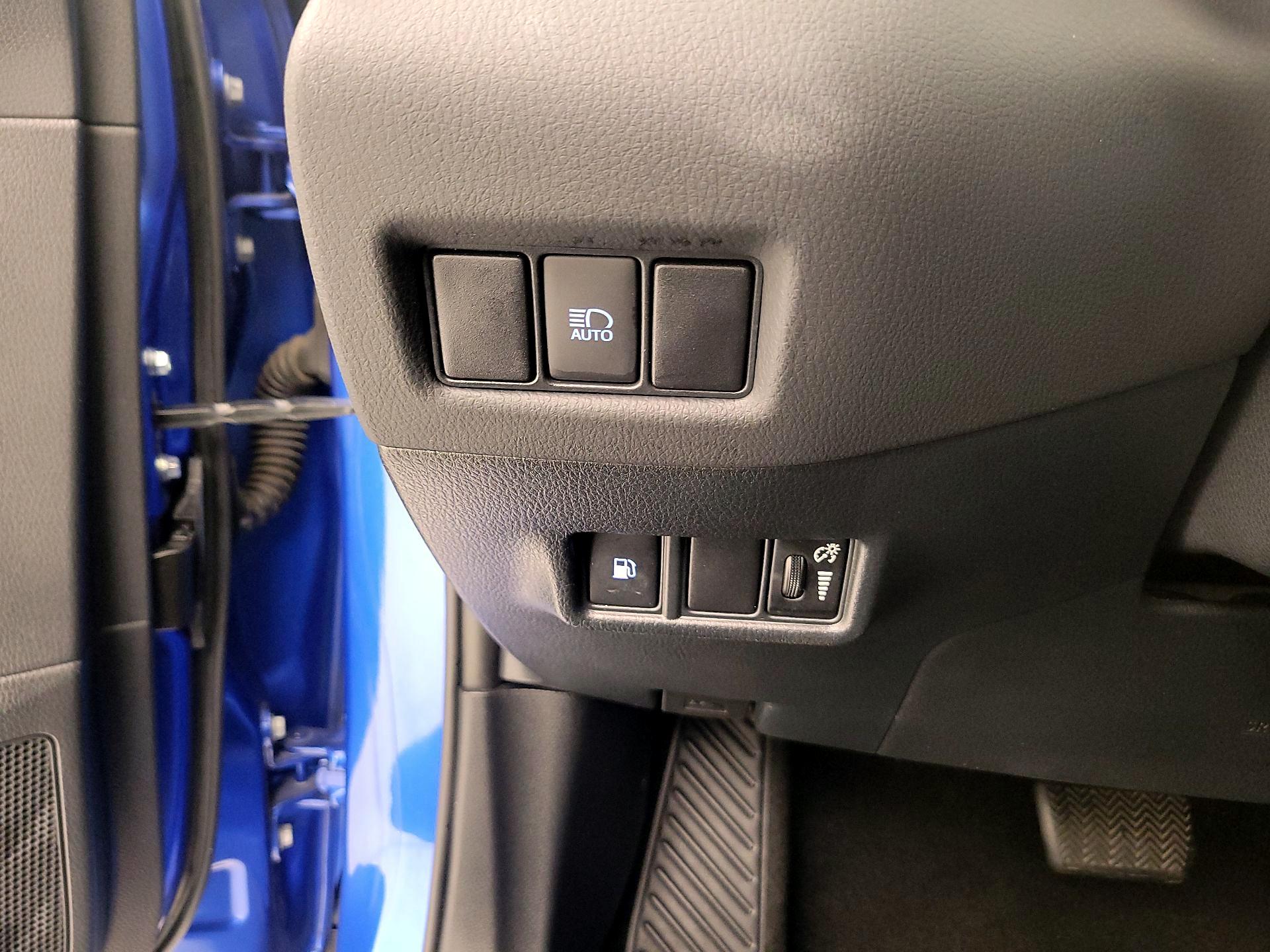 Thumbnail: 2020 Toyota C-HR - 13