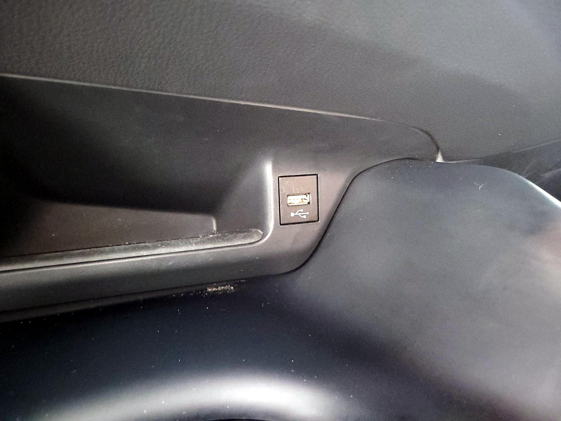 Thumbnail: 2020 Toyota C-HR - 18