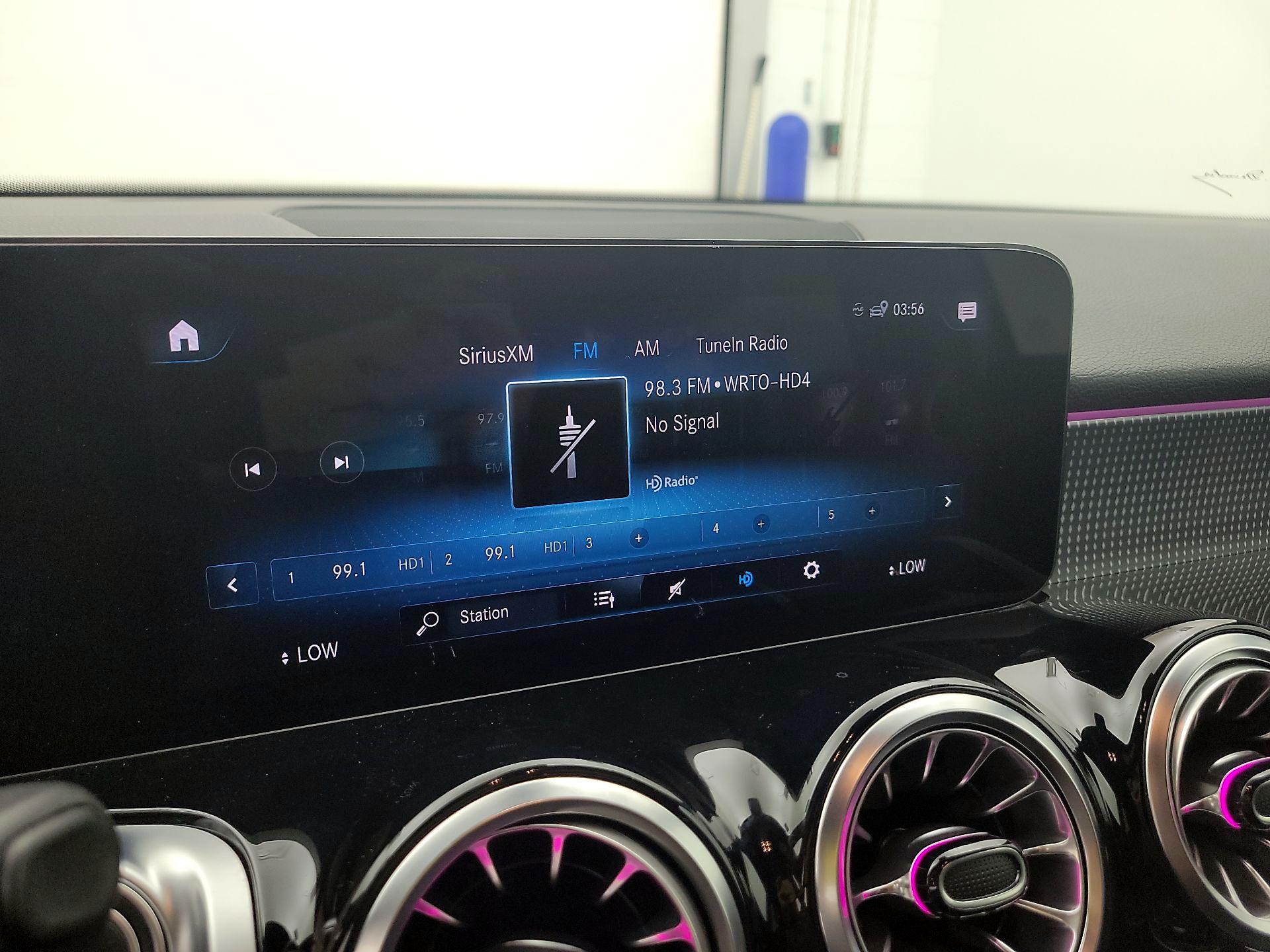 Thumbnail: 2023 Mercedes-Benz GLB - 15