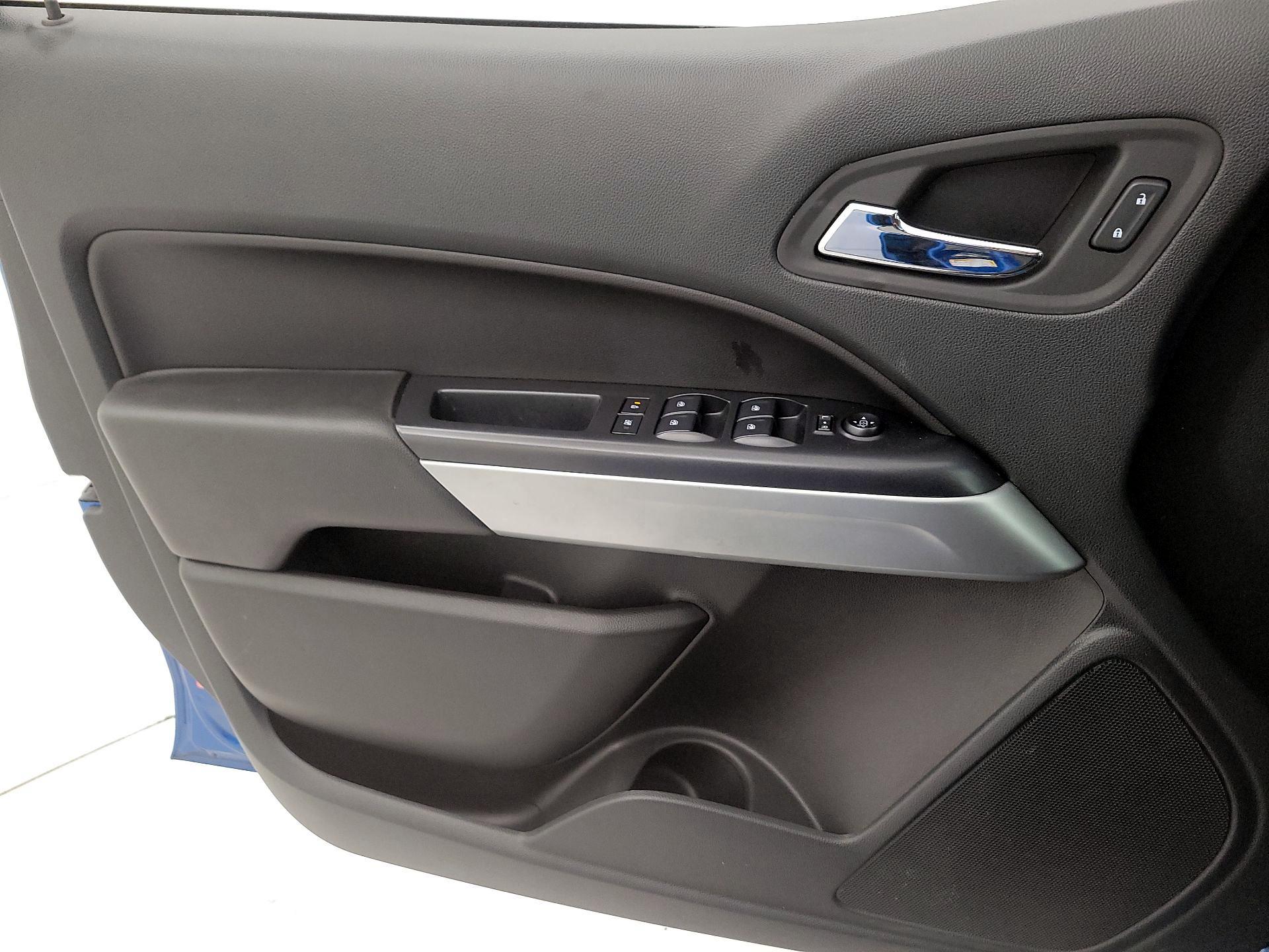 Thumbnail: 2022 Chevrolet Colorado - 12