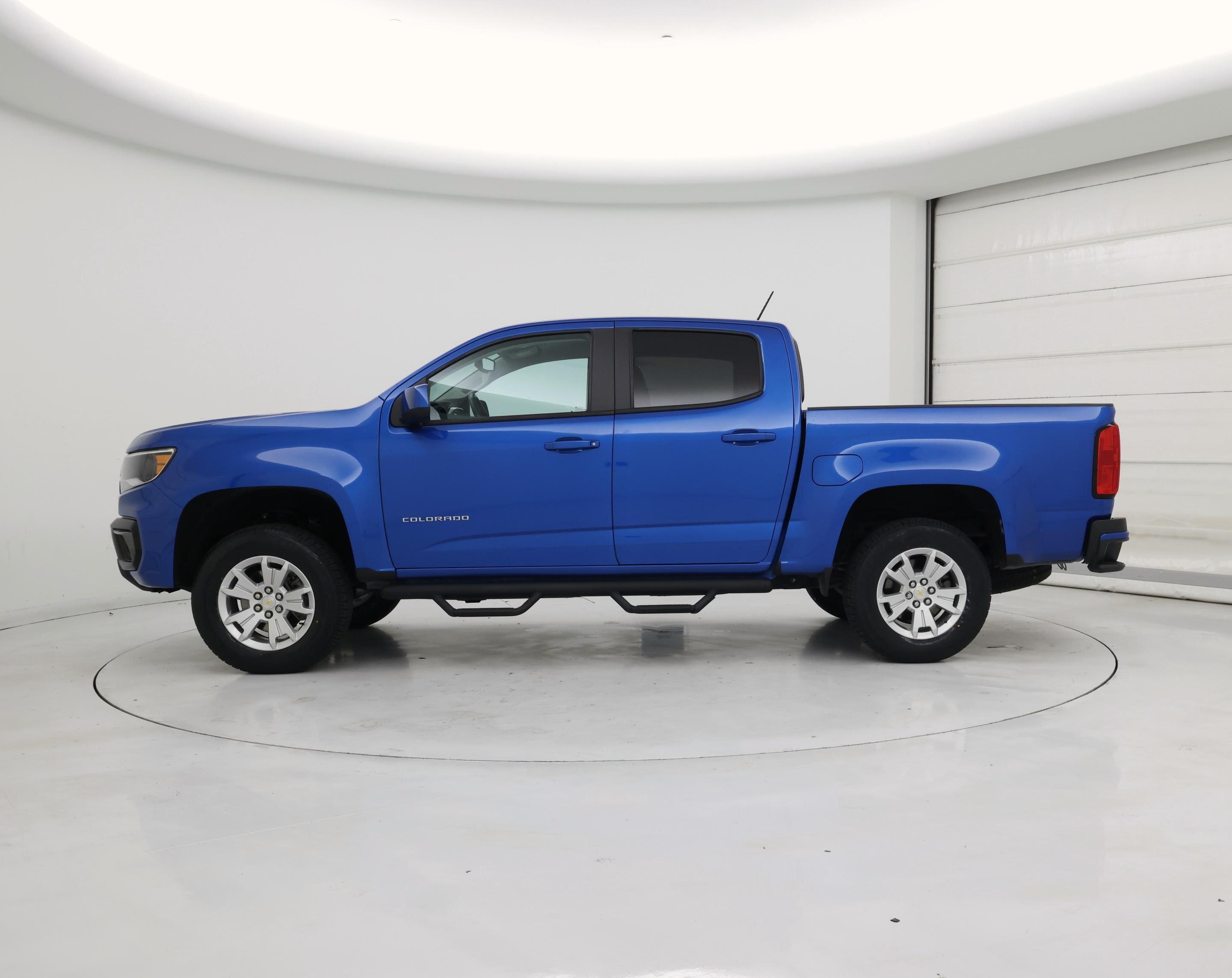 Thumbnail: 2022 Chevrolet Colorado - 3