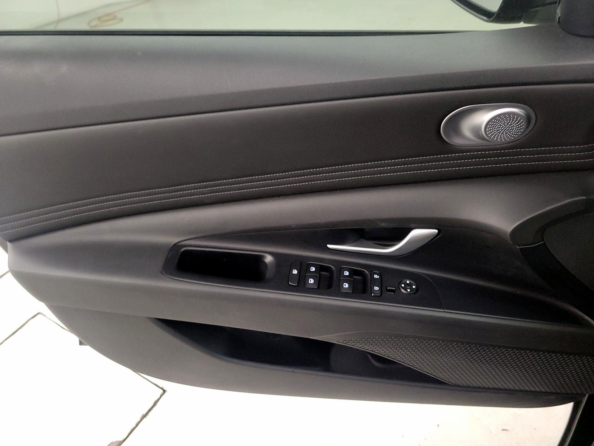 Thumbnail: 2023 Hyundai Elantra - 12