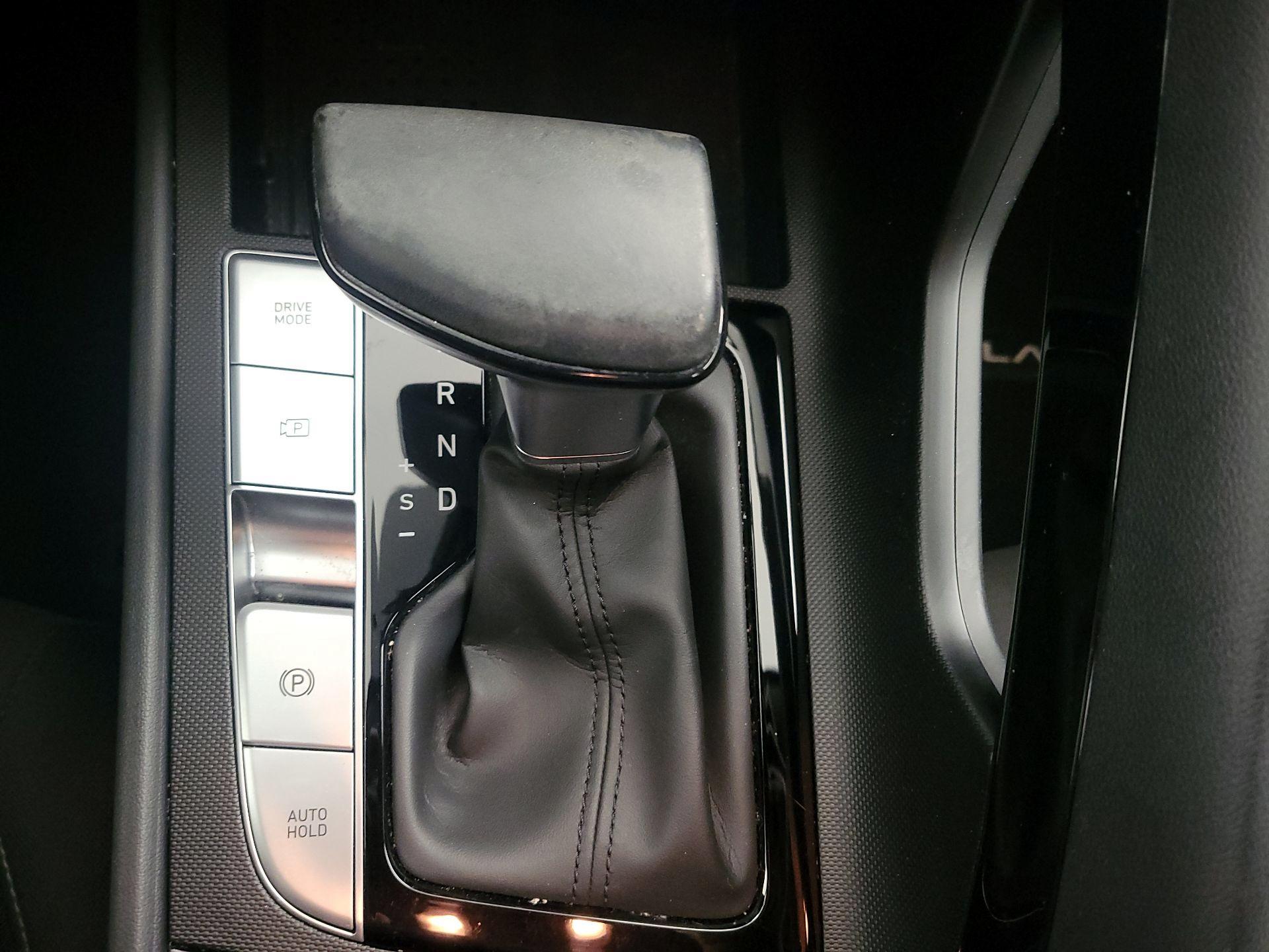 Thumbnail: 2023 Hyundai Elantra - 18