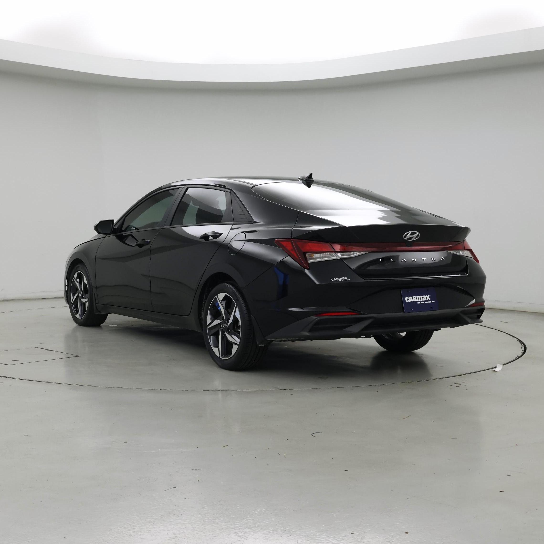 Thumbnail: 2023 Hyundai Elantra - 2