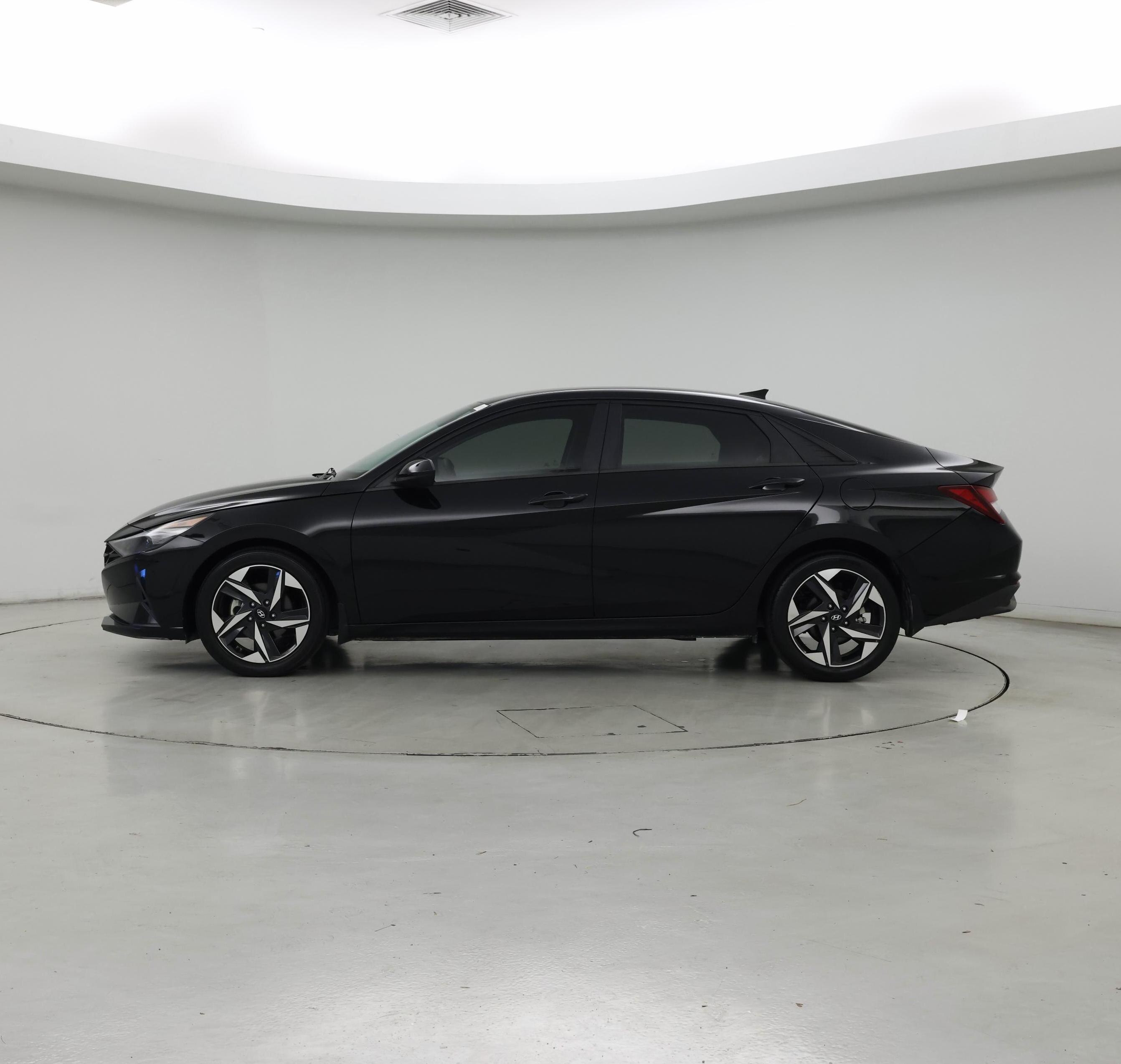 Thumbnail: 2023 Hyundai Elantra - 3