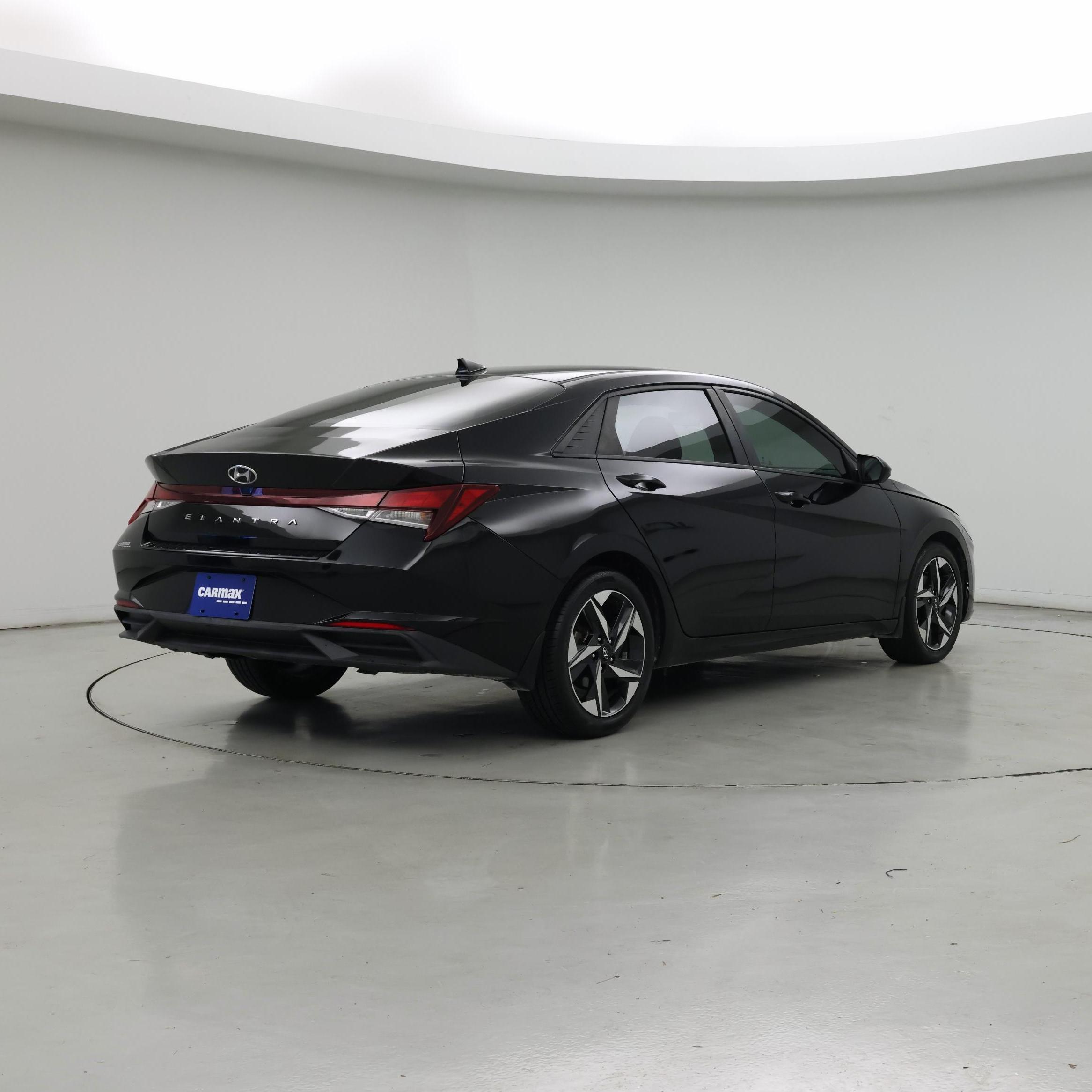 Thumbnail: 2023 Hyundai Elantra - 8