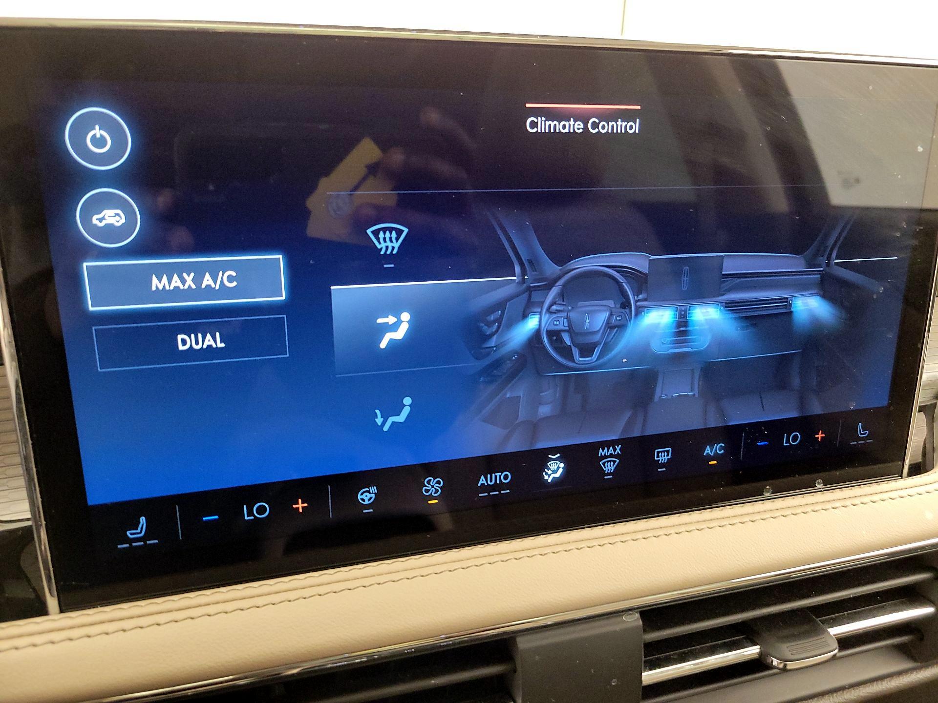 Thumbnail: 2024 Lincoln Corsair - 17