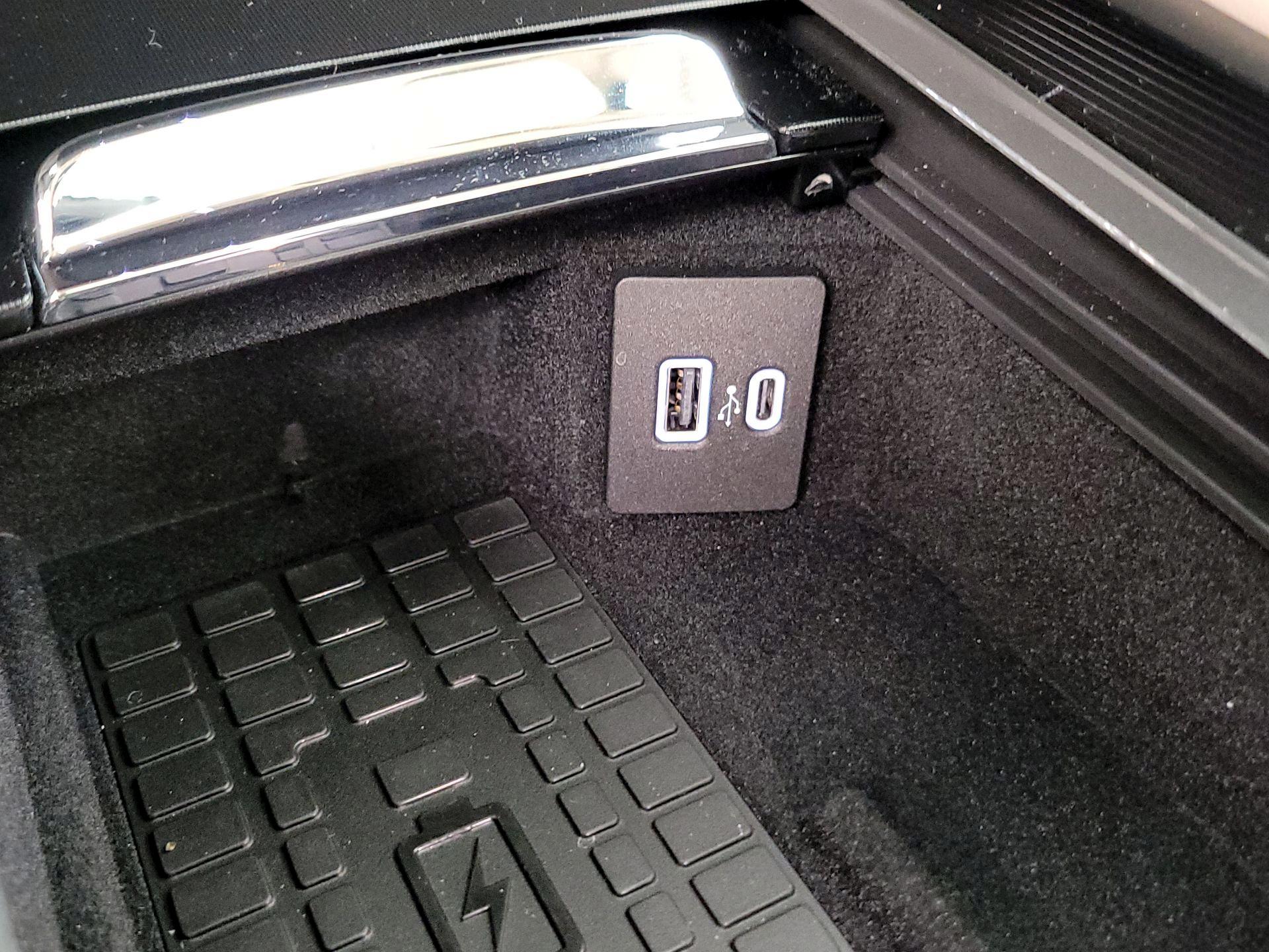 Thumbnail: 2024 Lincoln Corsair - 19