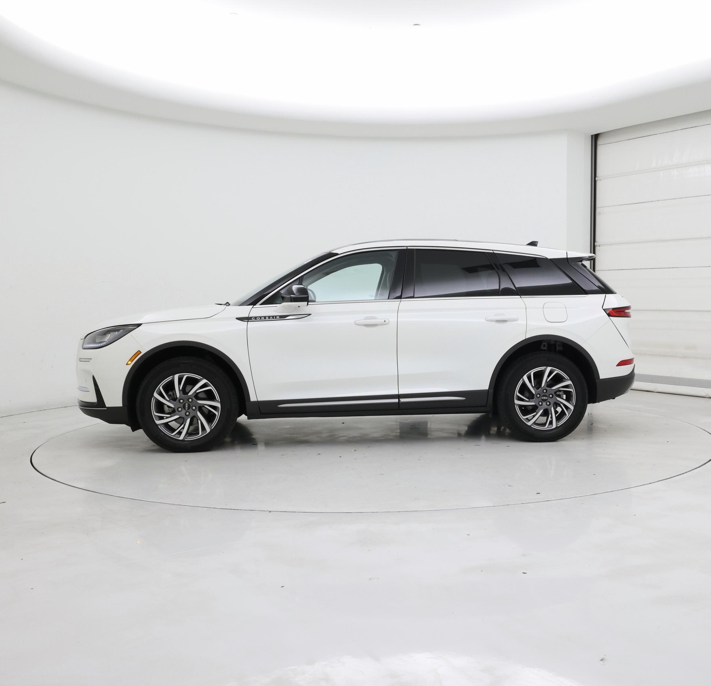 Thumbnail: 2024 Lincoln Corsair - 3