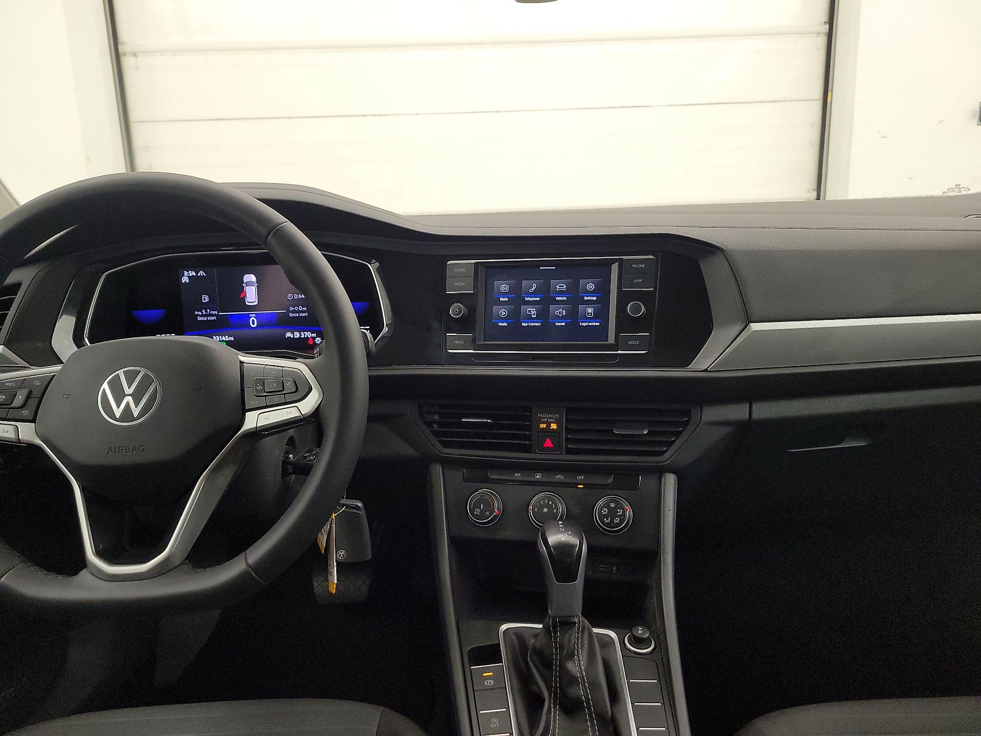 Thumbnail: 2022 Volkswagen Jetta - 9